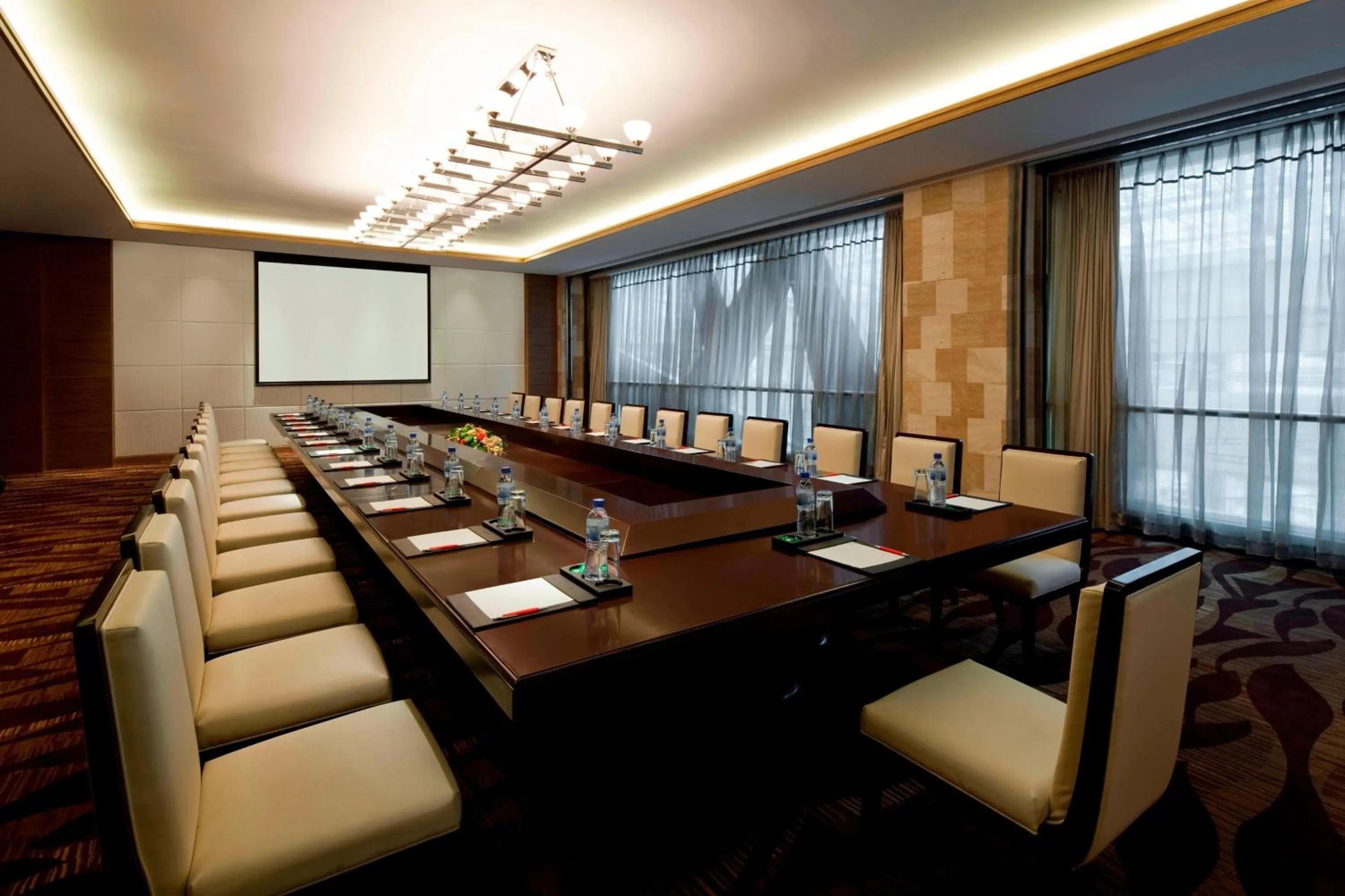 Meeting/conference room in Four Points by Sheraton Qingdao, Chengyang