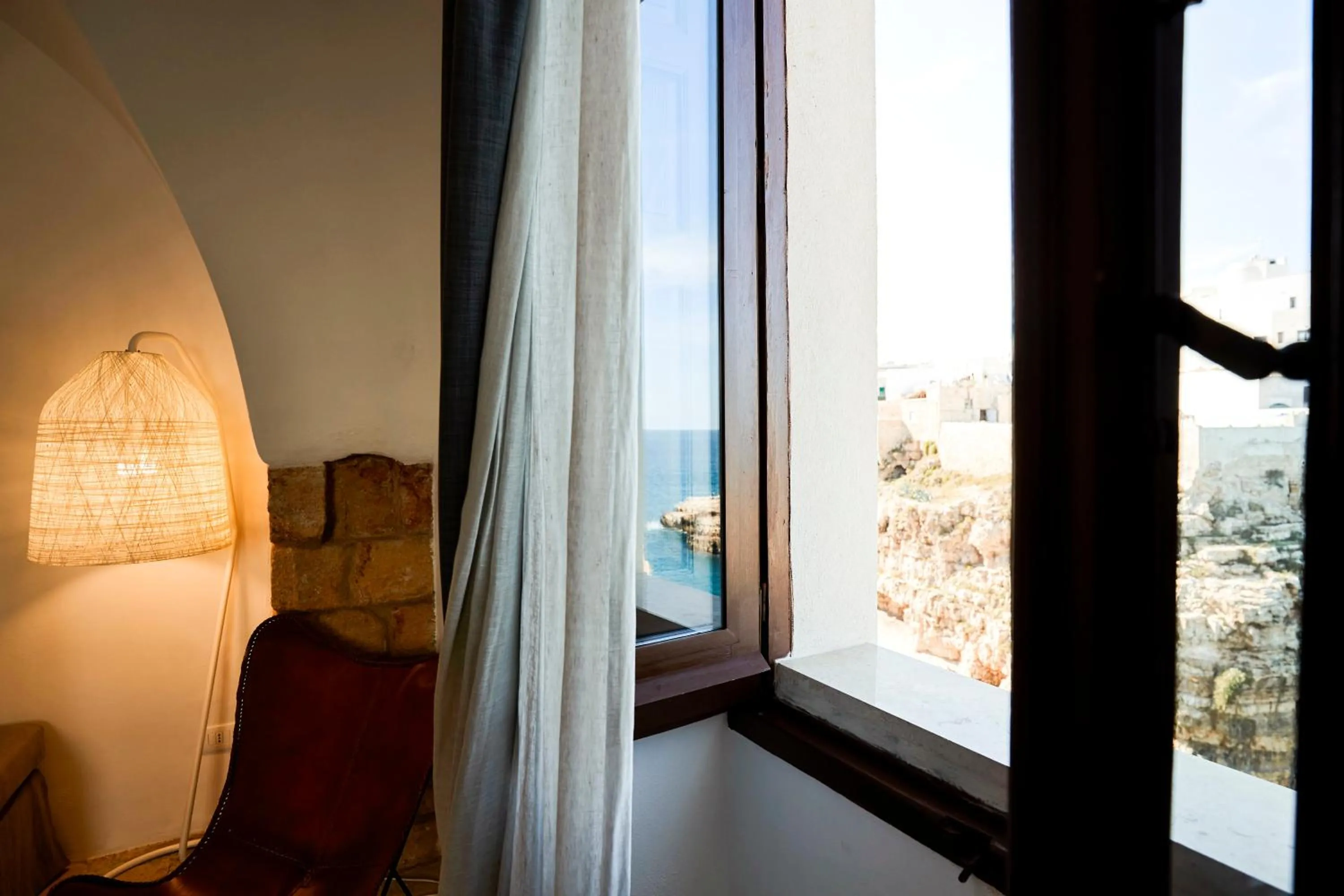 Photo of the whole room in Aquamarea