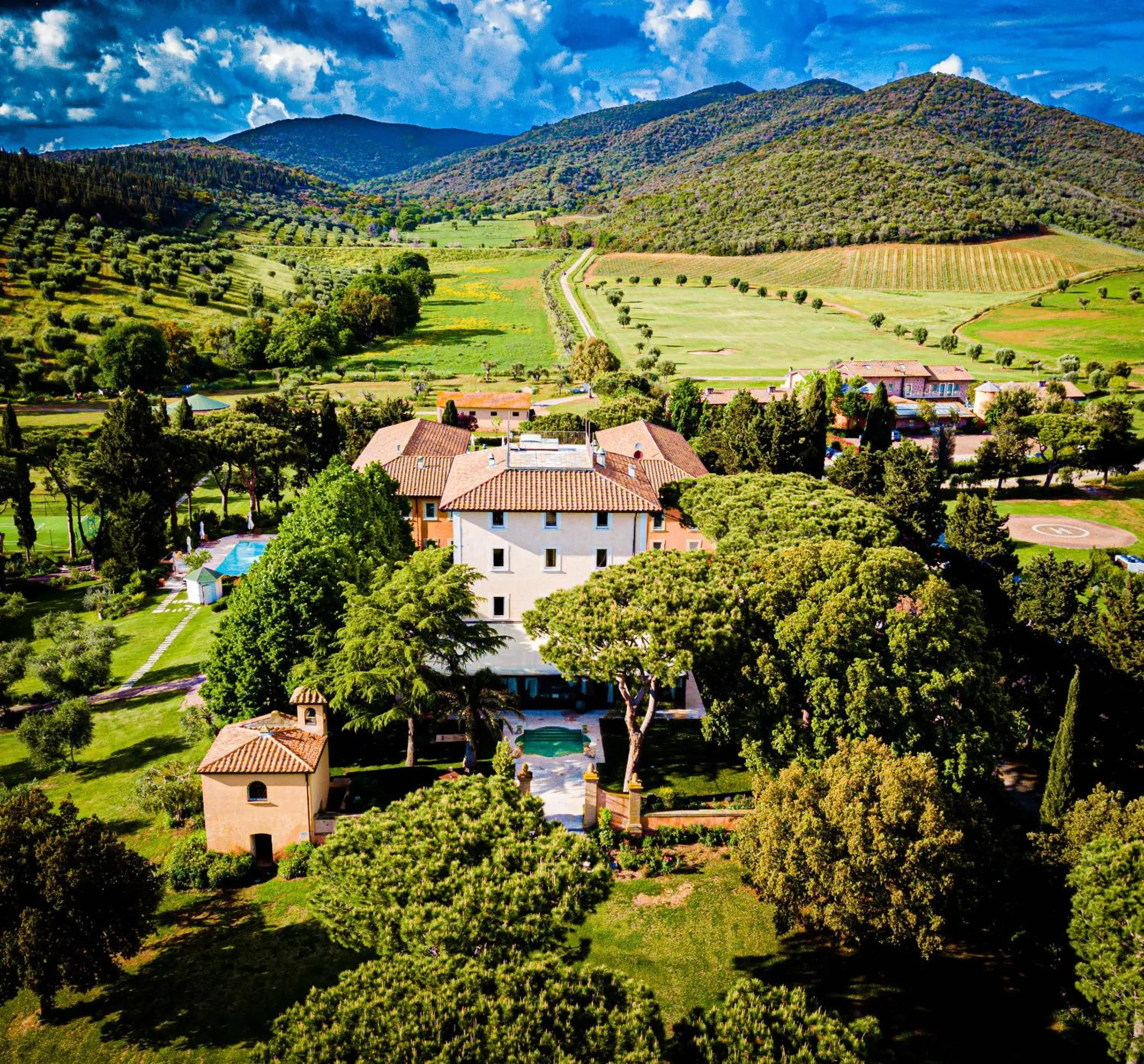 Bird's eye view in L'Andana Tenuta La Badiola Bird's eye view in L'Andana Tenuta La Badiola