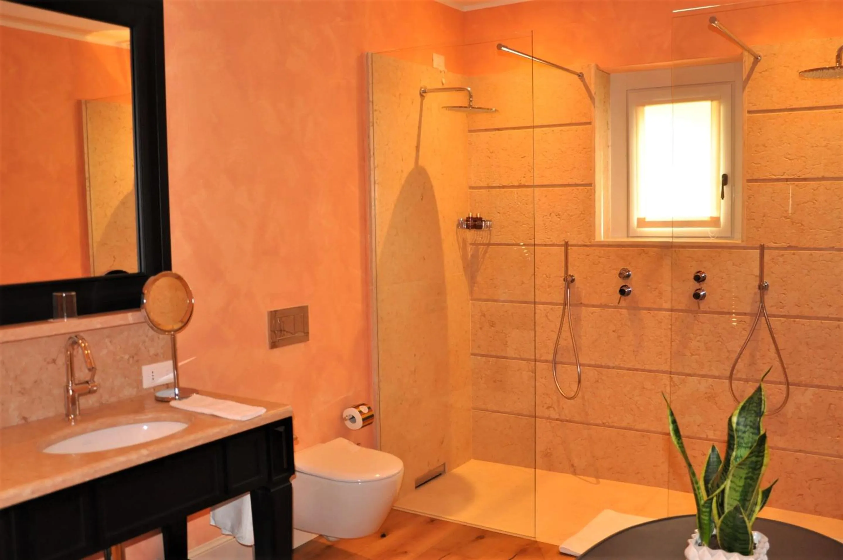 Shower in L'Andana Tenuta La Badiola