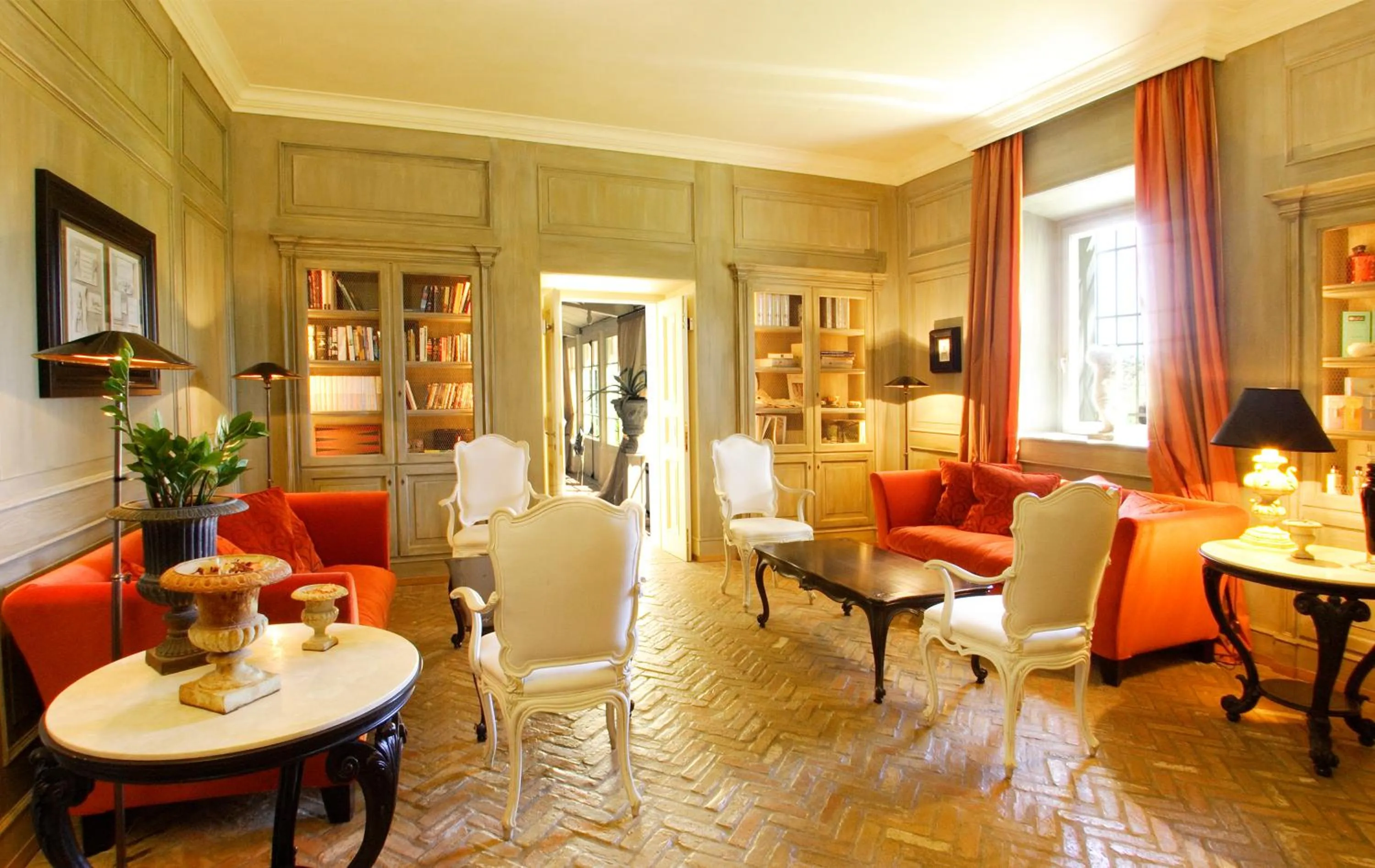 Library in L'Andana Tenuta La Badiola