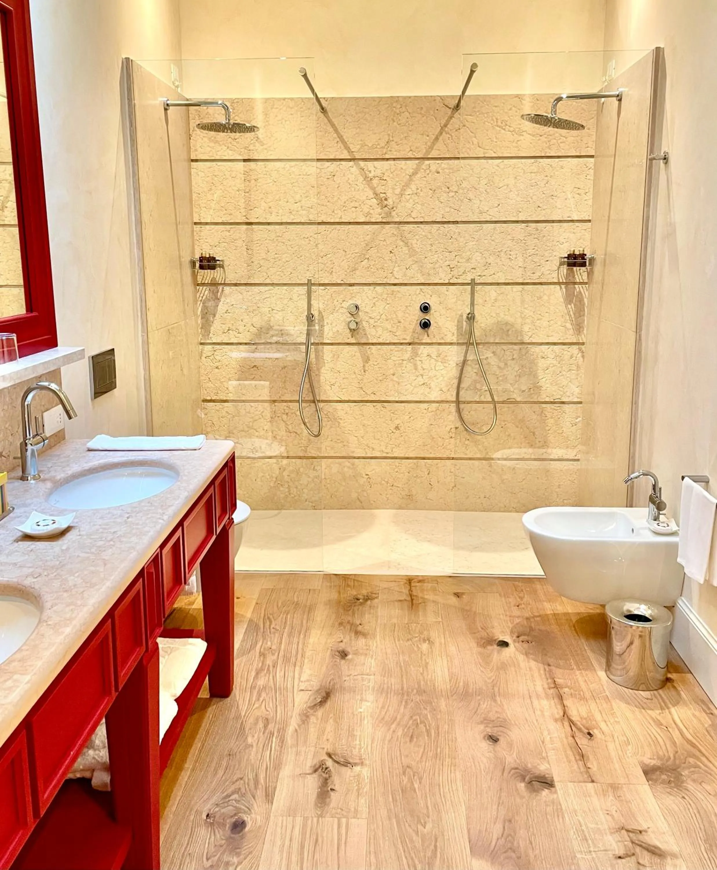 Shower in L'Andana Tenuta La Badiola