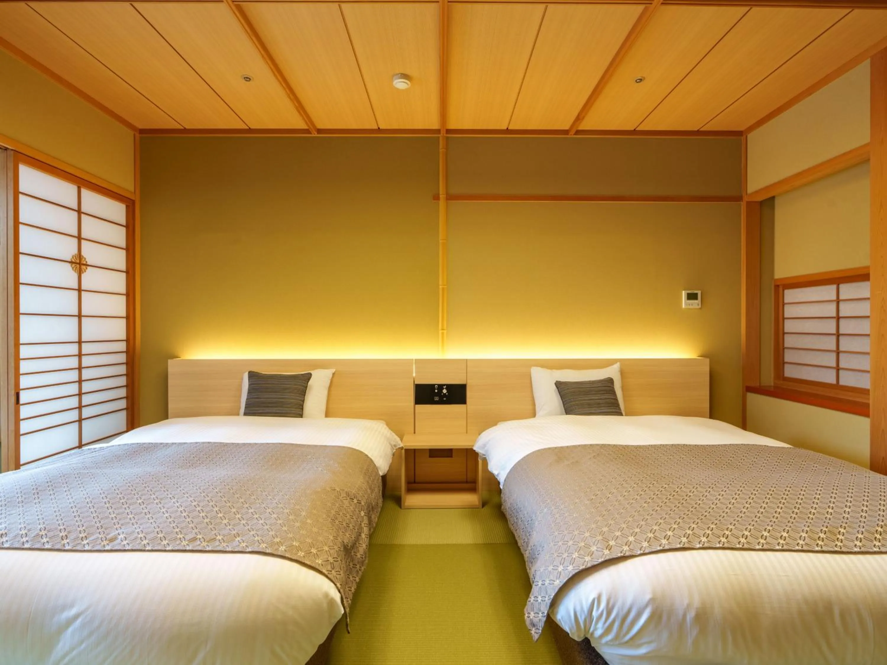Photo of the whole room, Bed in Kumano-bettei Nakanoshima