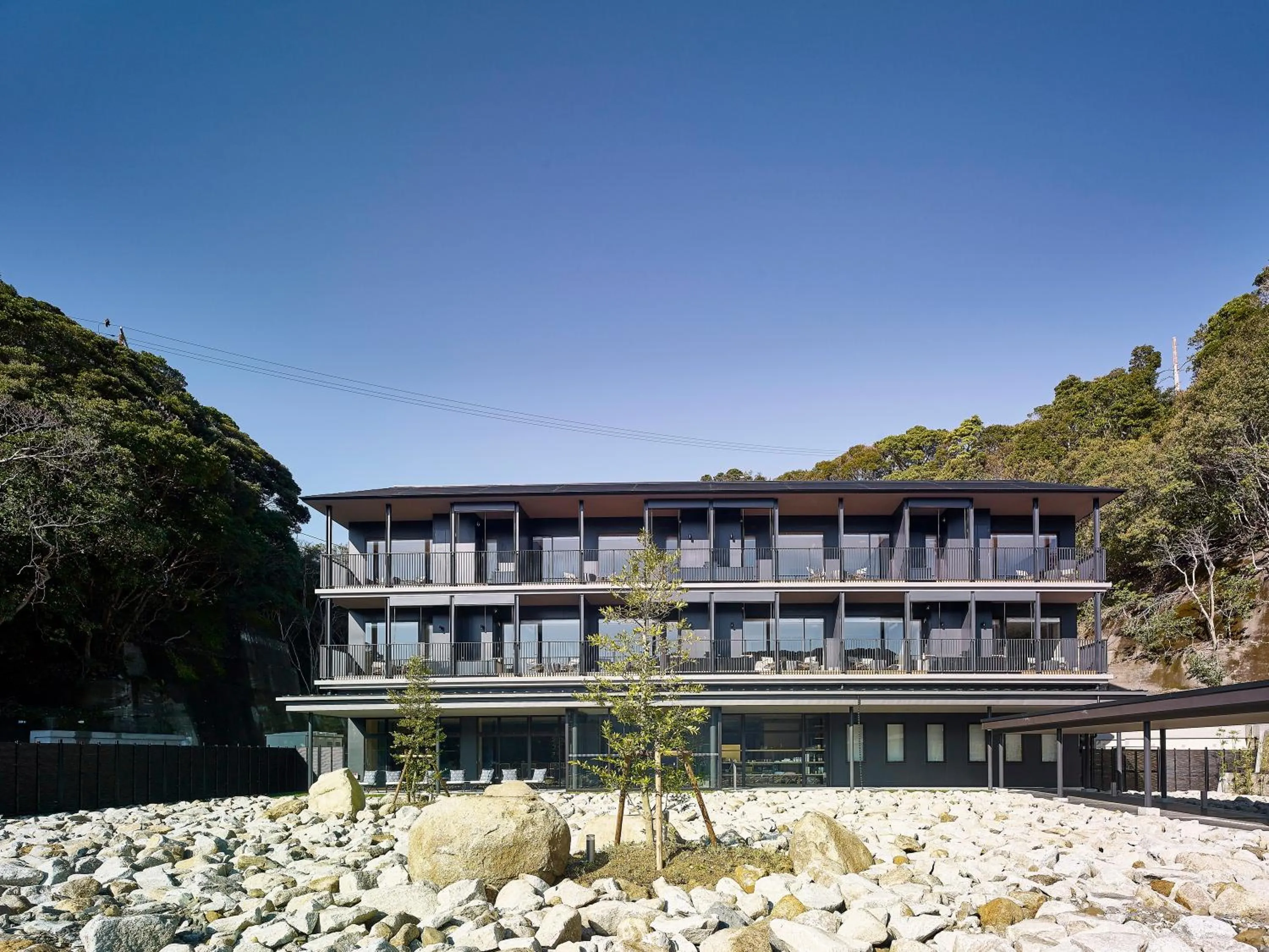 Property building in Kumano-bettei Nakanoshima