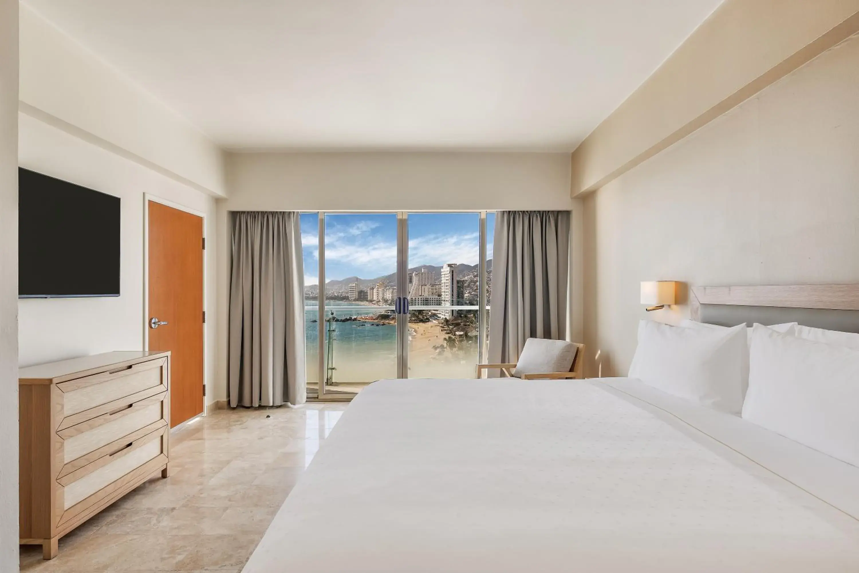 Bed in Fiesta Americana Acapulco Villas Bed in Fiesta Americana Acapulco Villas