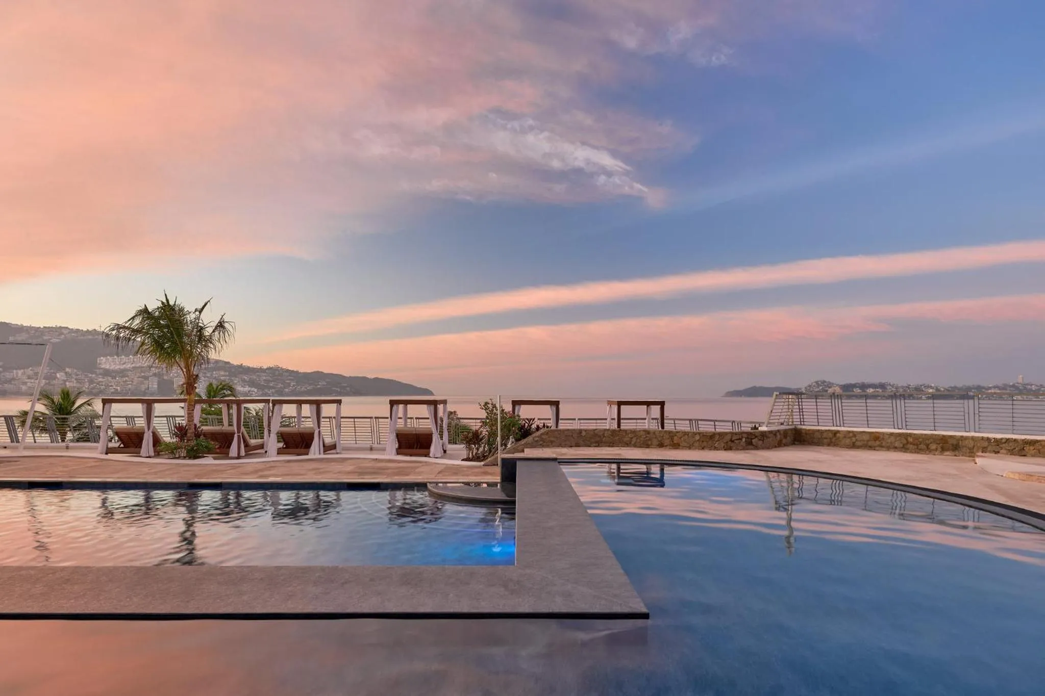 Swimming pool in Fiesta Americana Acapulco Villas