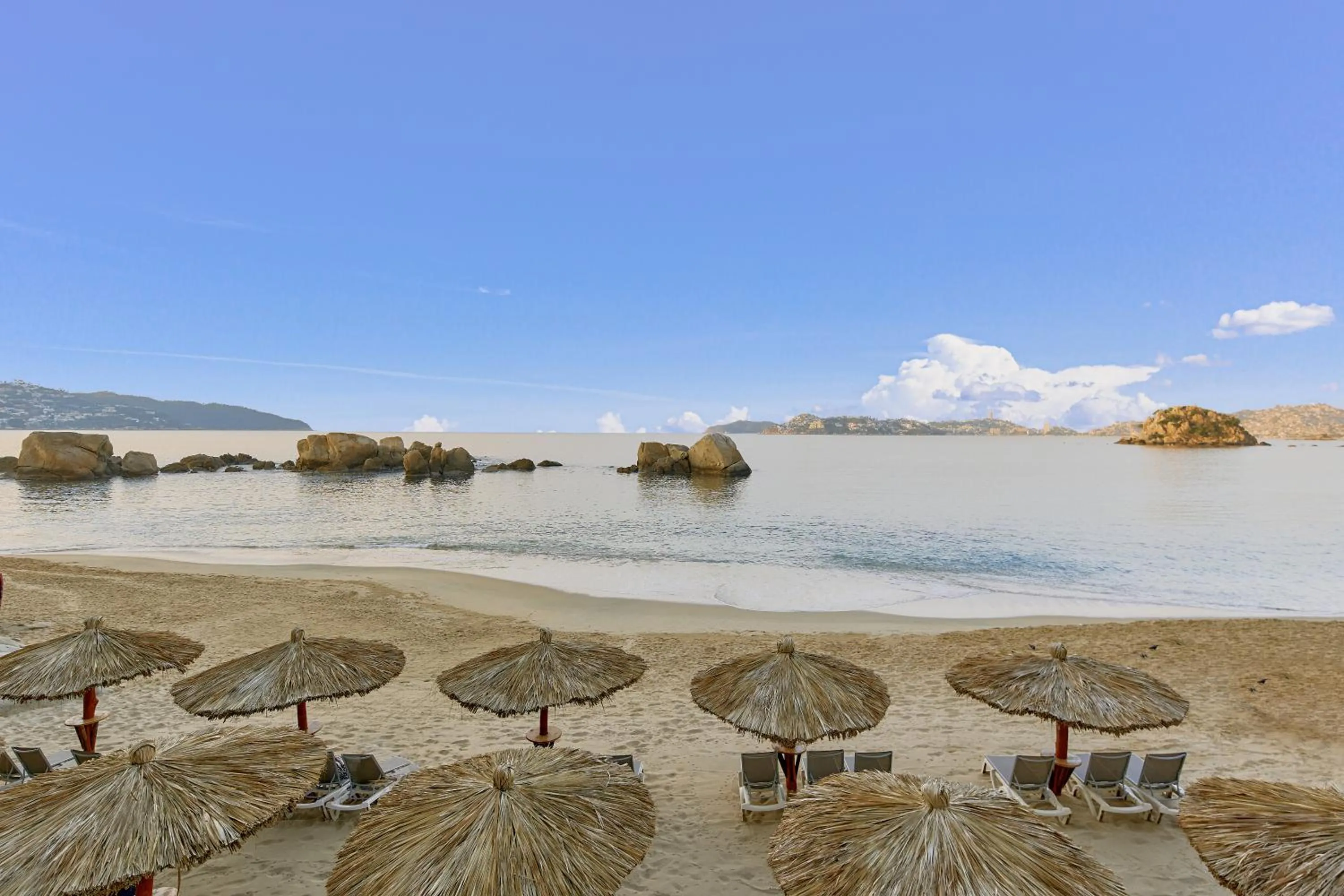 Beach in Fiesta Americana Acapulco Villas