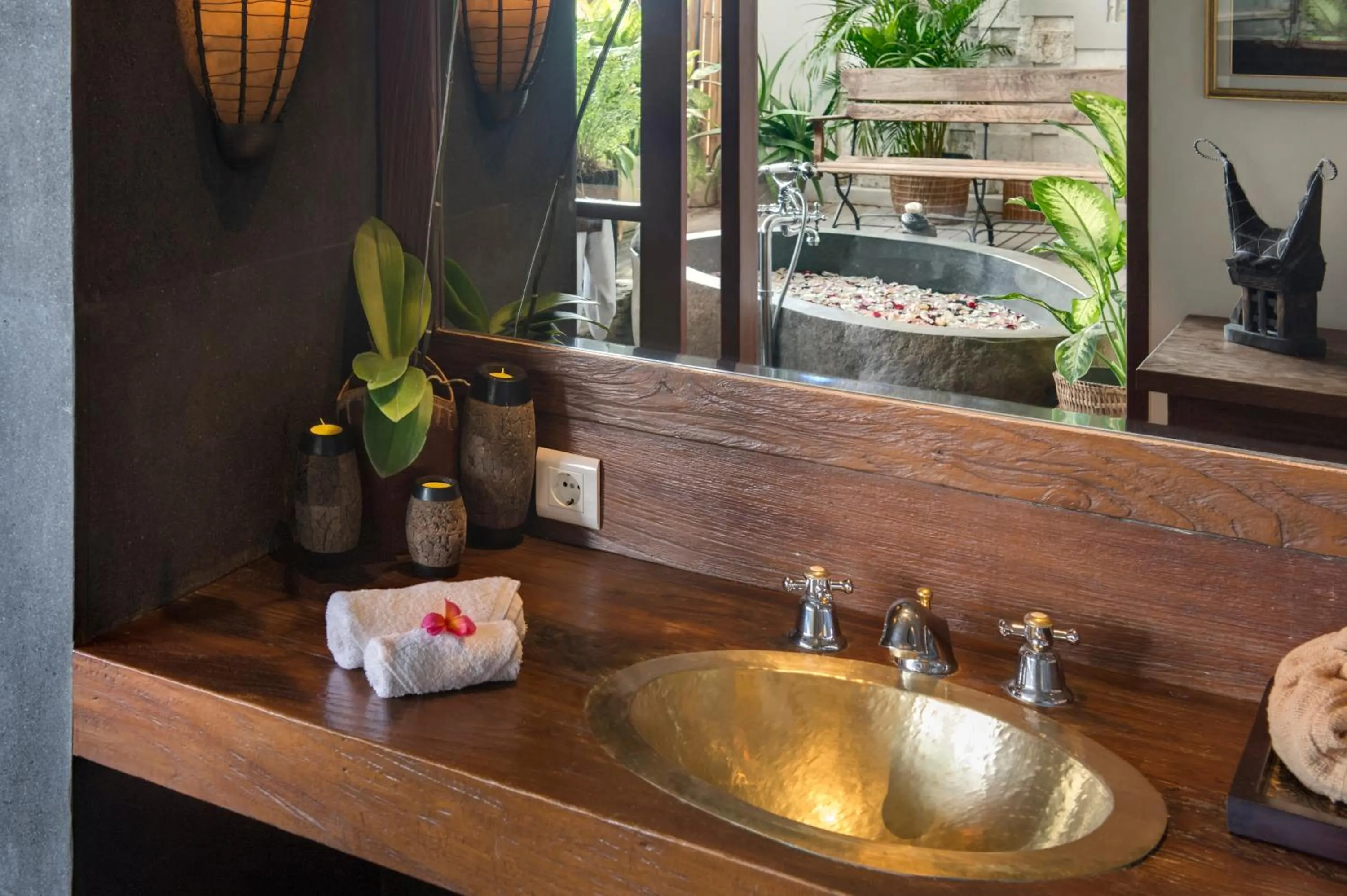 Bathroom in The Longhouse, Jimbaran - Bali