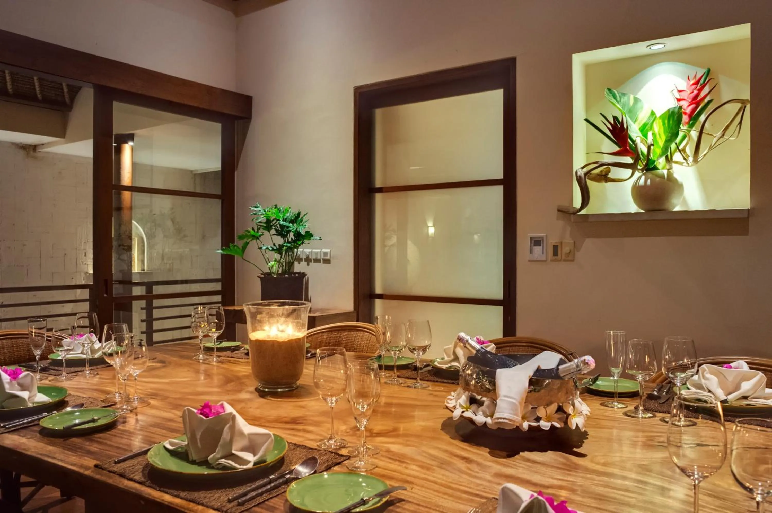 Food and drinks in The Longhouse, Jimbaran - Bali