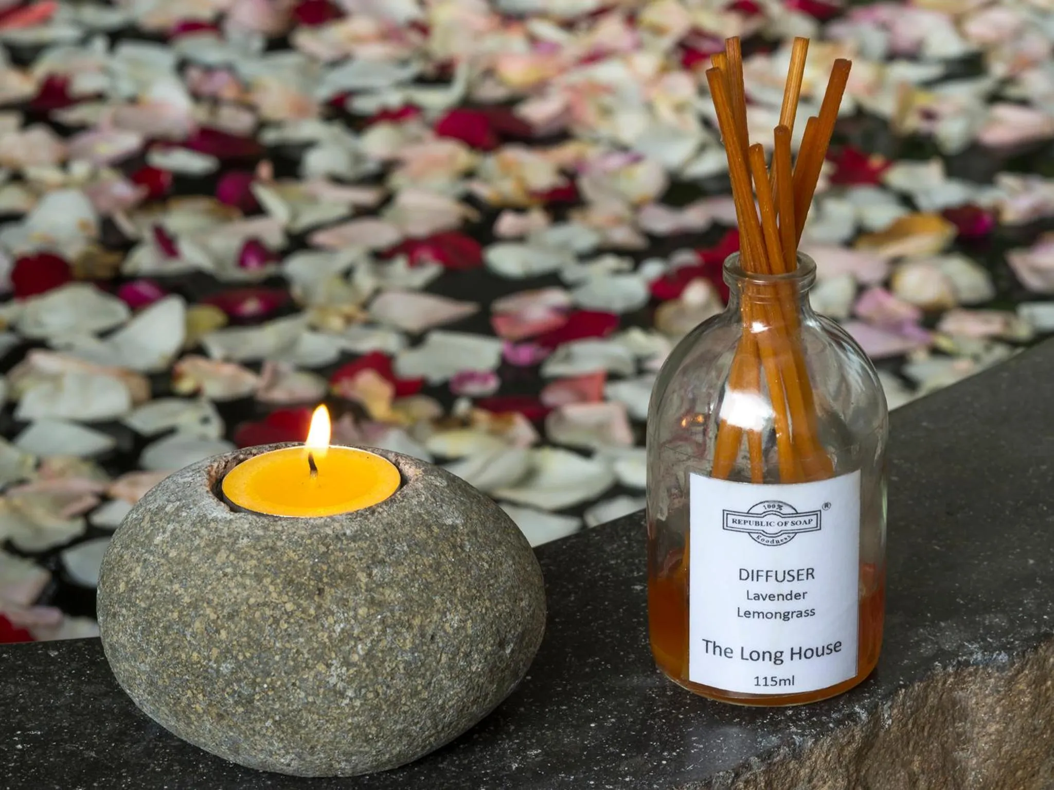 Bathroom in The Longhouse, Jimbaran - Bali