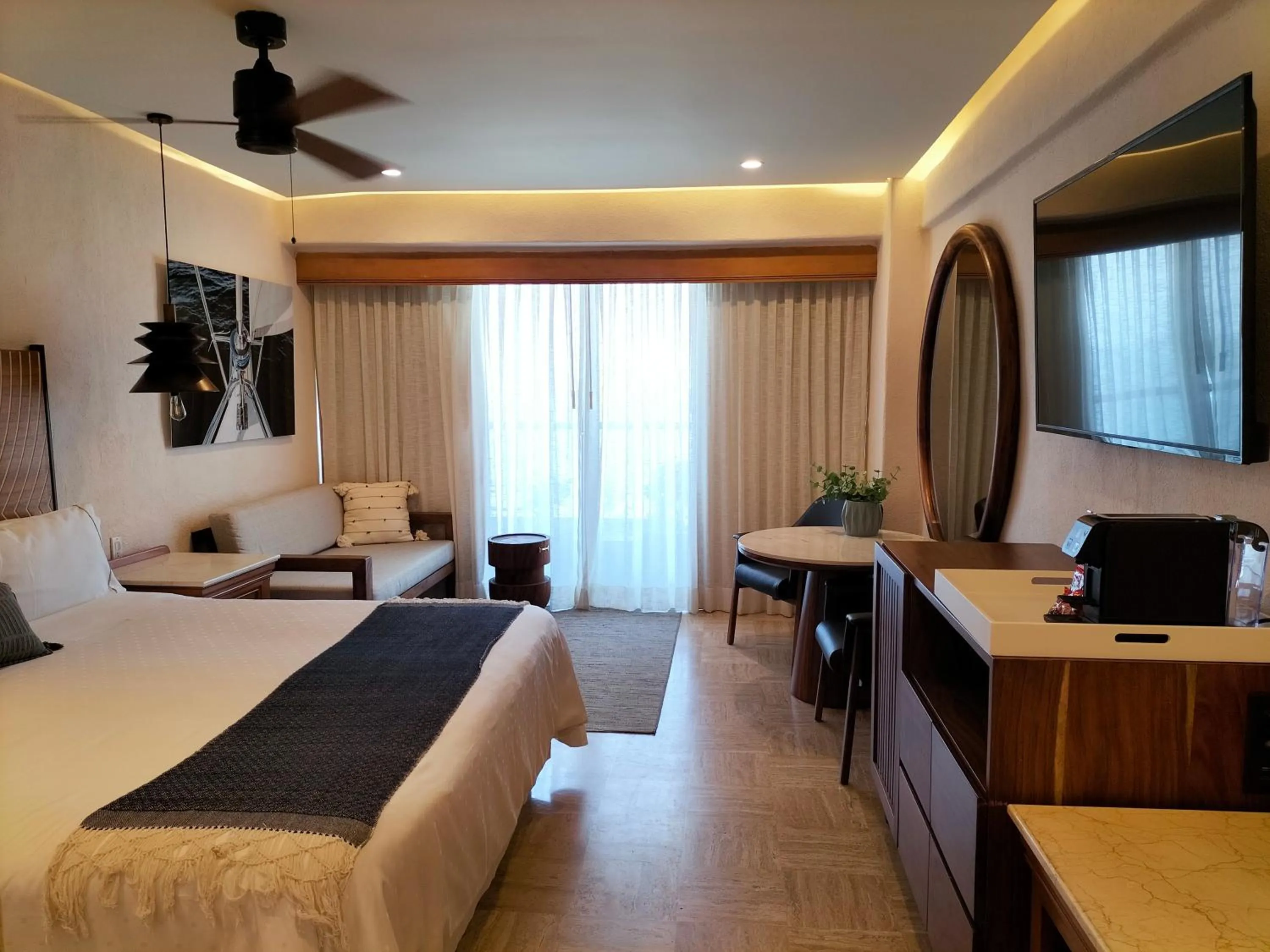 TV and multimedia, Bed in Fiesta Americana Puerto Vallarta All Inclusive & Spa