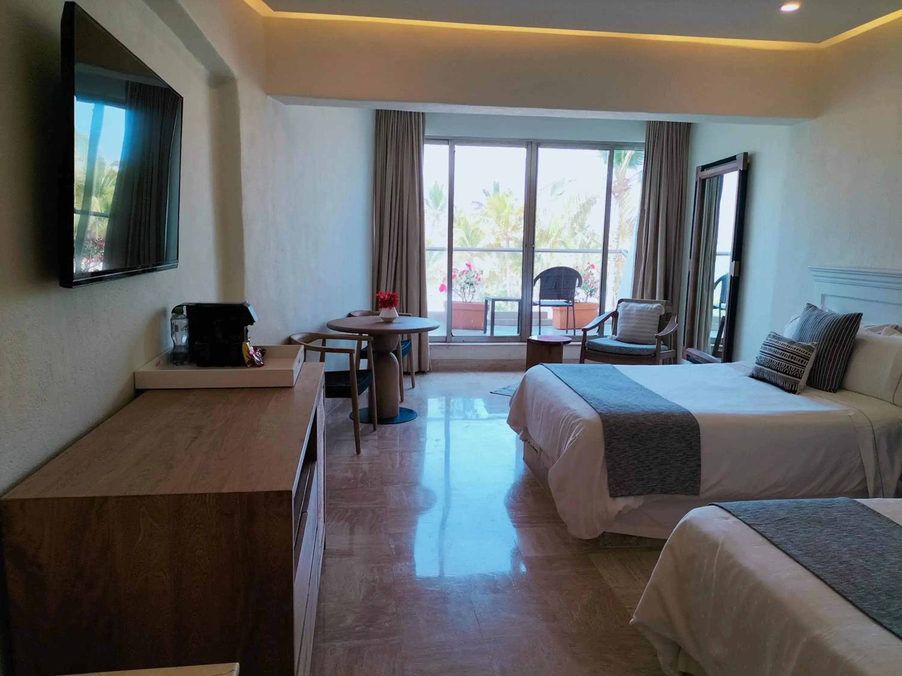 TV and multimedia, Bed in Fiesta Americana Puerto Vallarta All Inclusive & Spa TV and multimedia, Bed in Fiesta Americana Puerto Vallarta All Inclusive & Spa