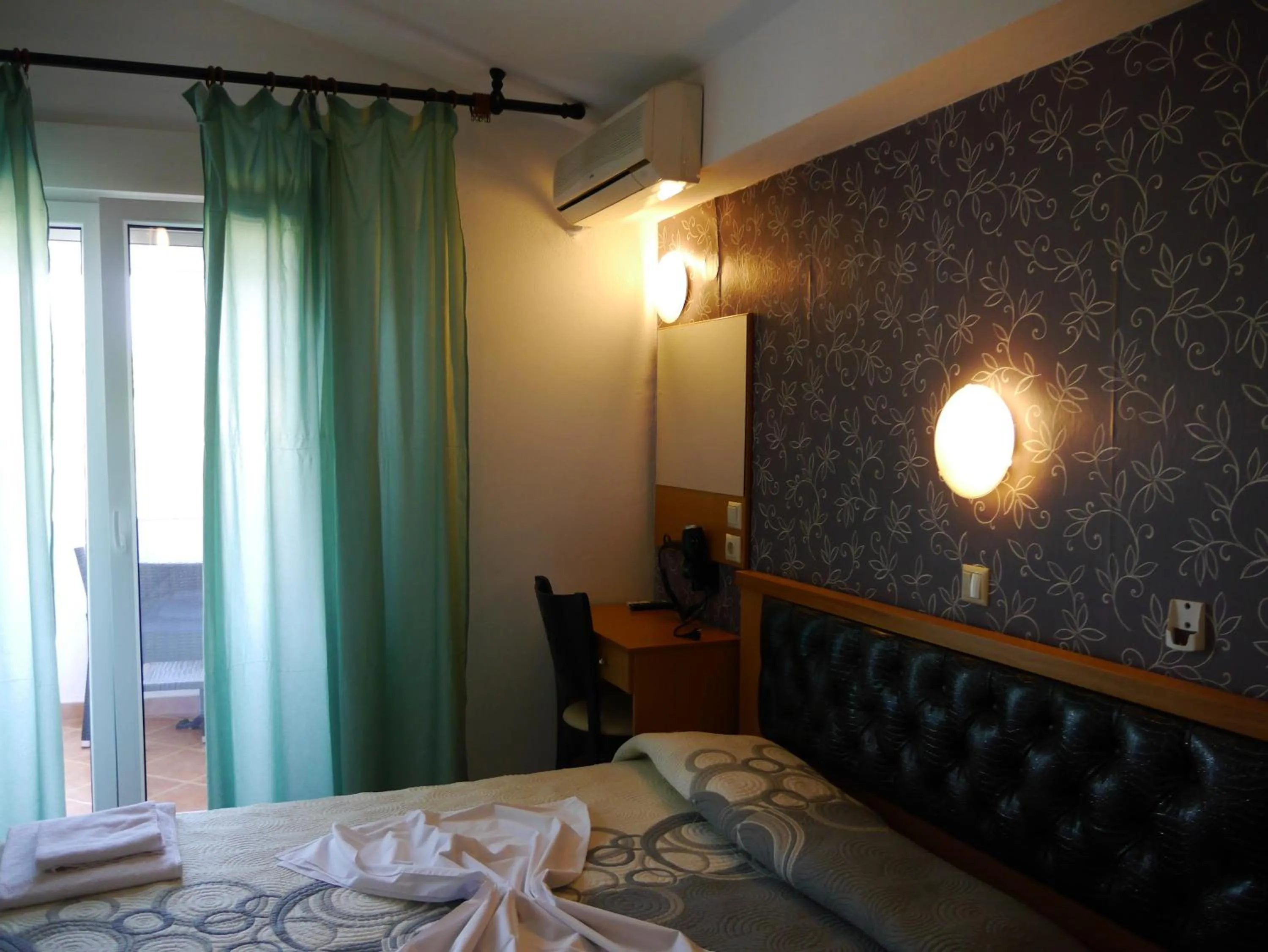 Bedroom, Bed in Blue Sky Villas