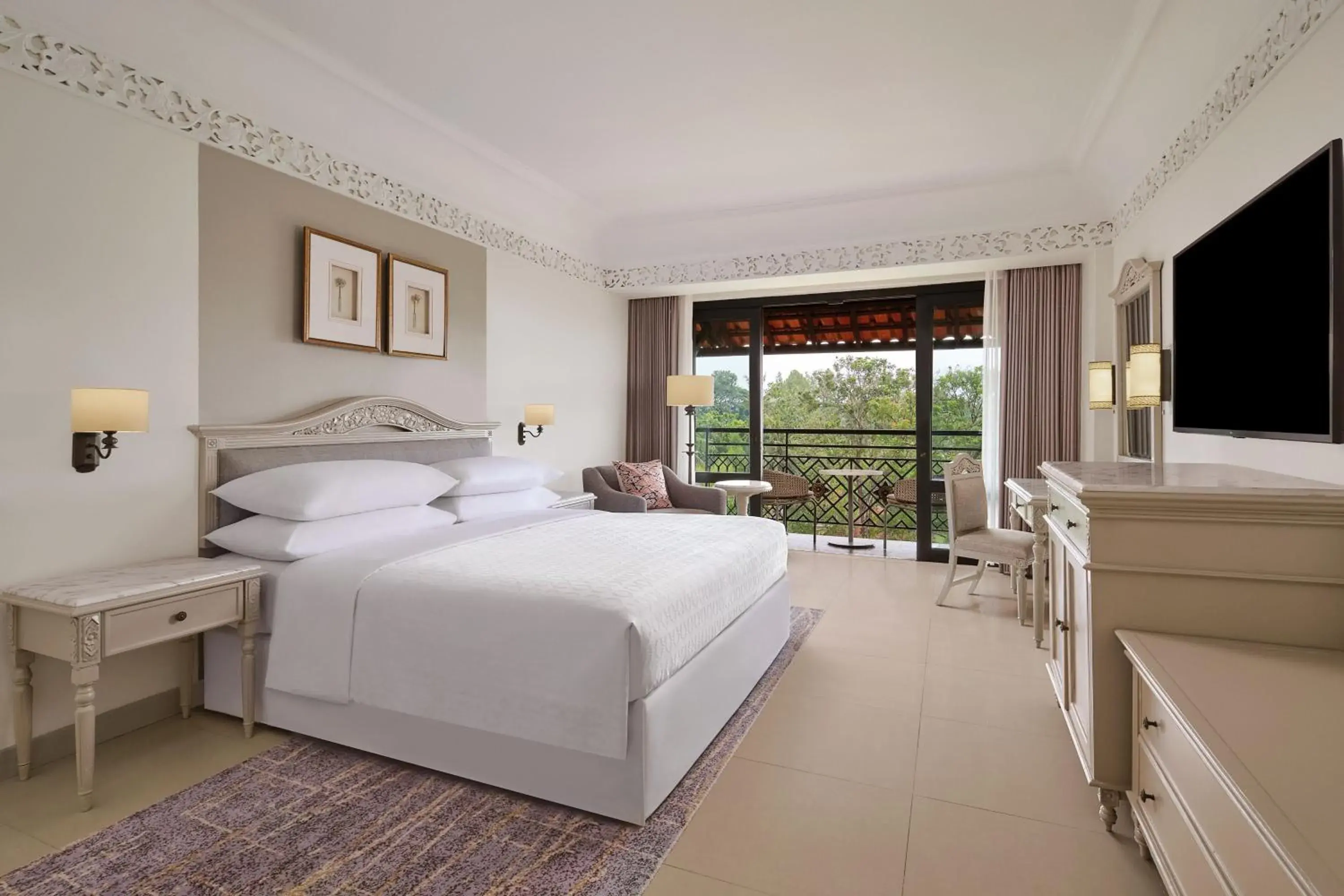 Deluxe King (balcony) in Mustika Yogyakarta Resort and Spa Deluxe King (balcony) in Mustika Yogyakarta Resort and Spa