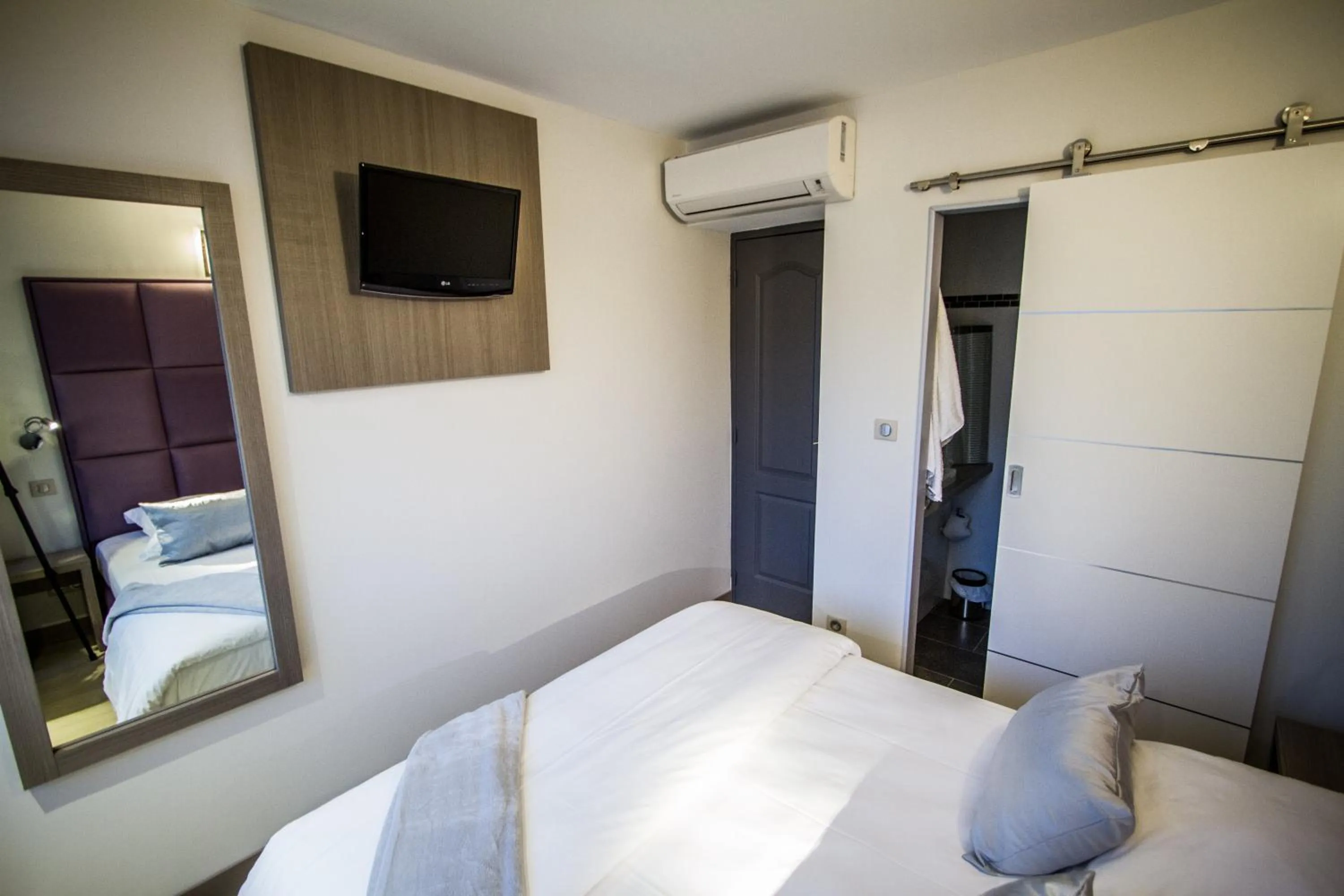 Bedroom, Bed in Hotel La Santa