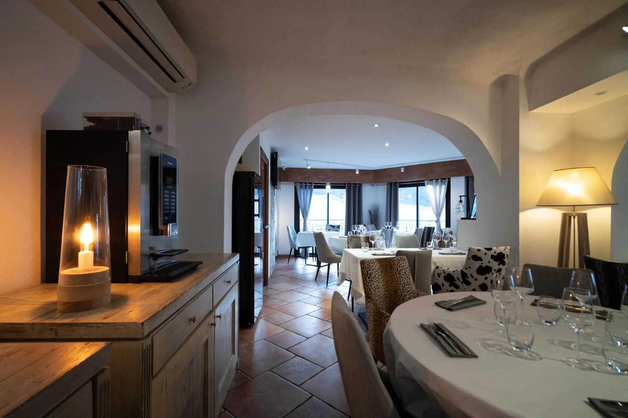 Restaurant/places to eat in Hotel La Santa