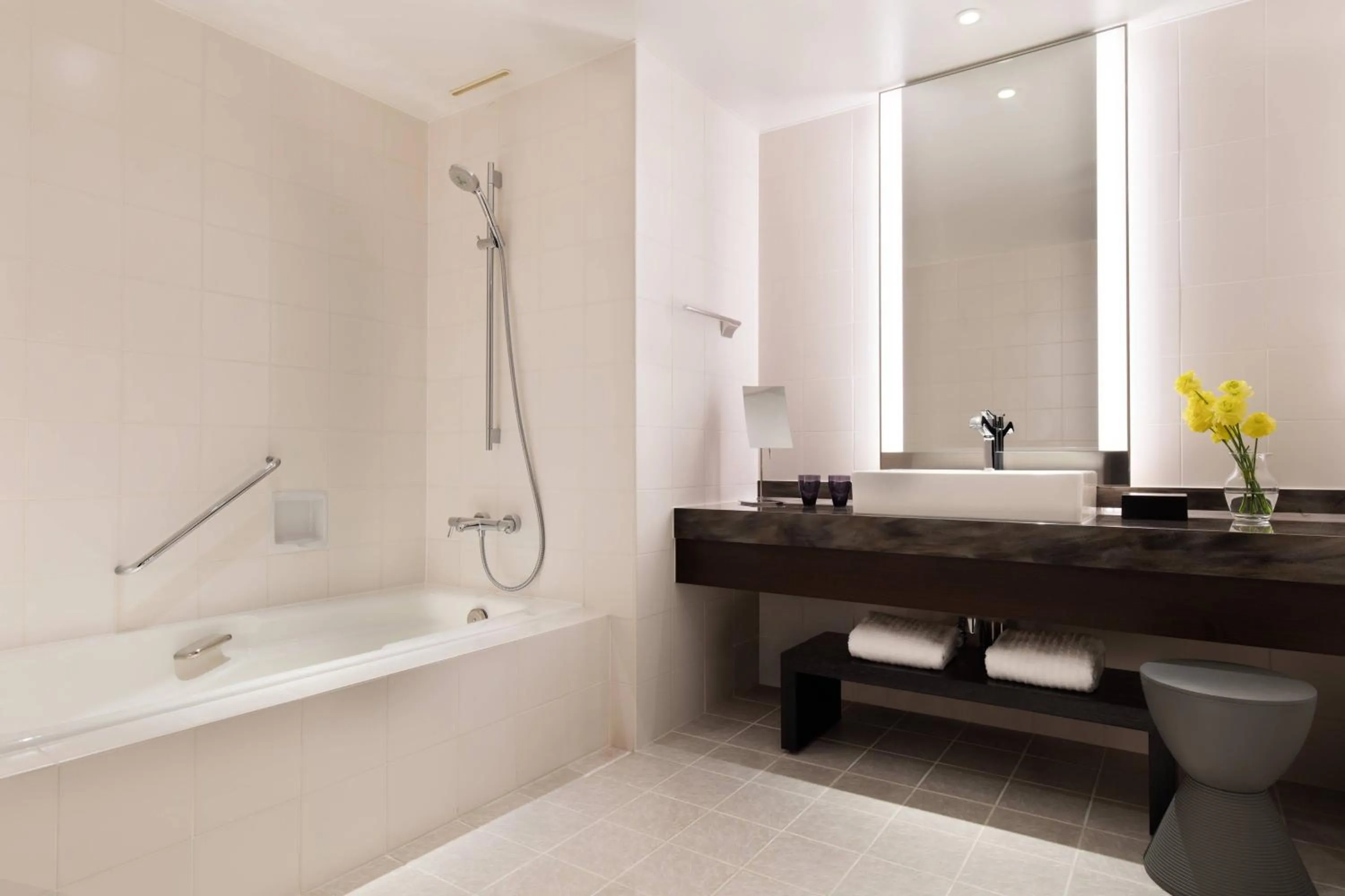 Bathroom in Courtyard by Marriott Shin-Osaka Station