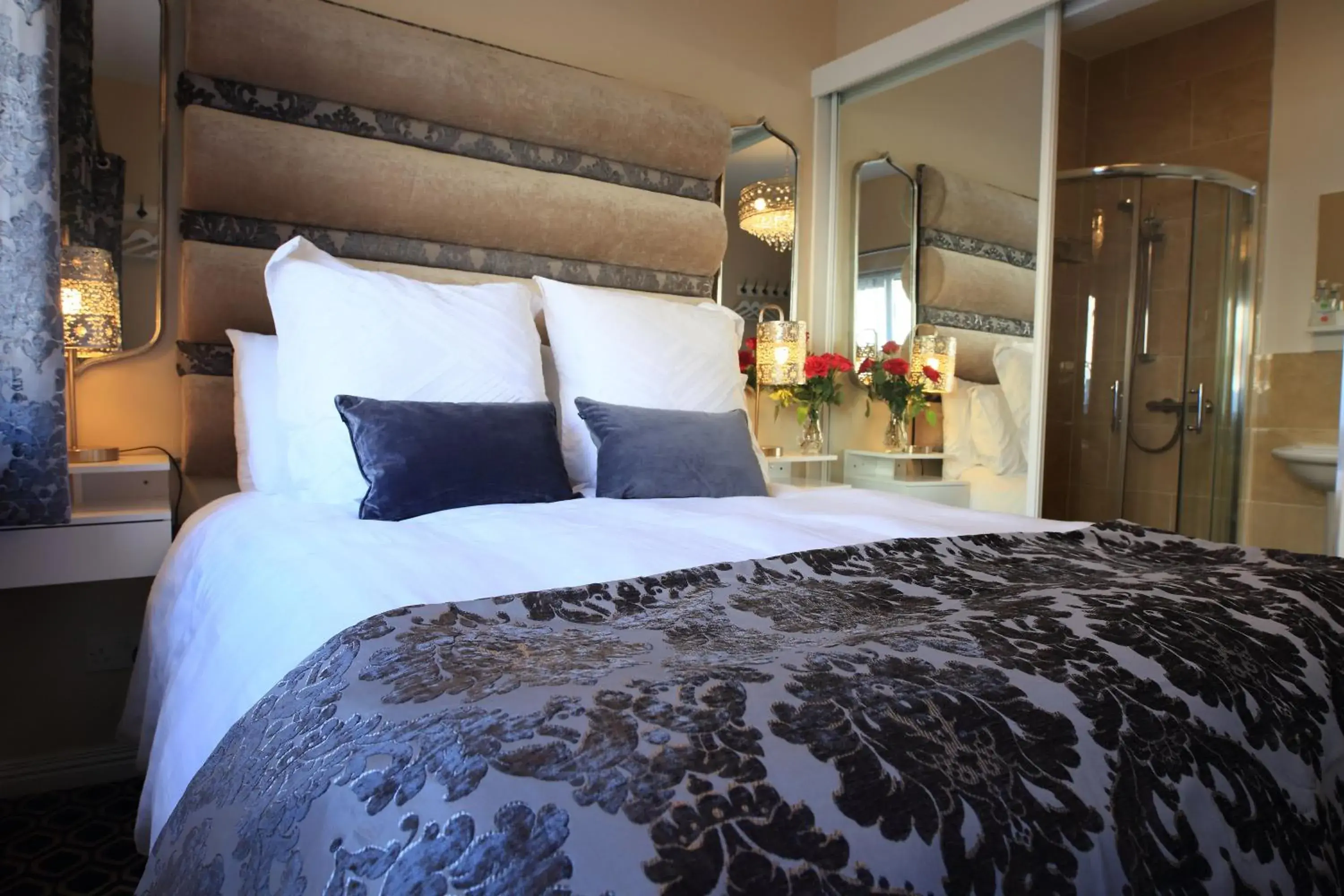 Room 1 Elagh View B&B King En-Suite in Elagh View Bed & Breakfast Room 1 Elagh View B&B King En-Suite in Elagh View Bed & Breakfast