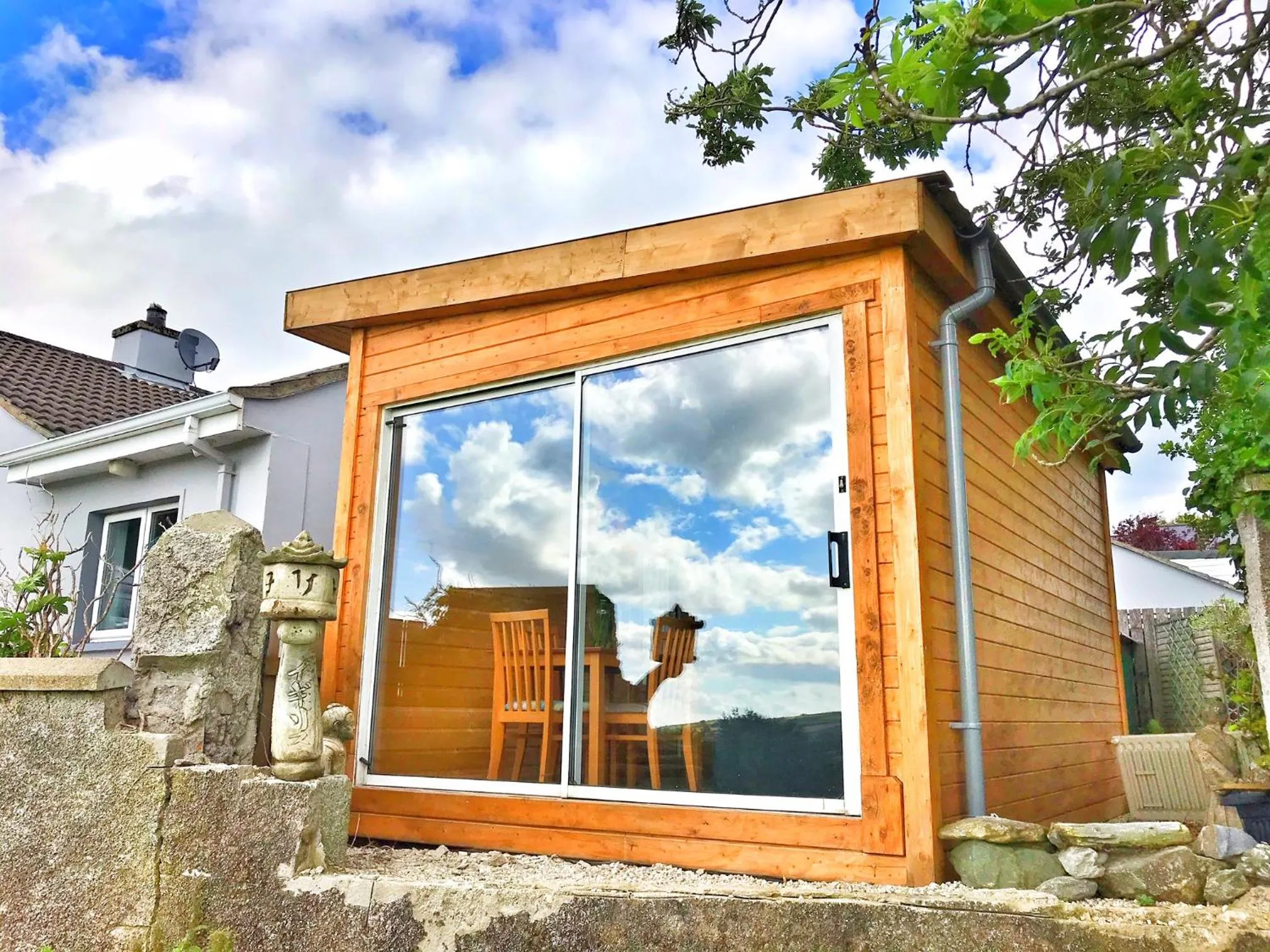 Property building in Elagh View Bed & Breakfast