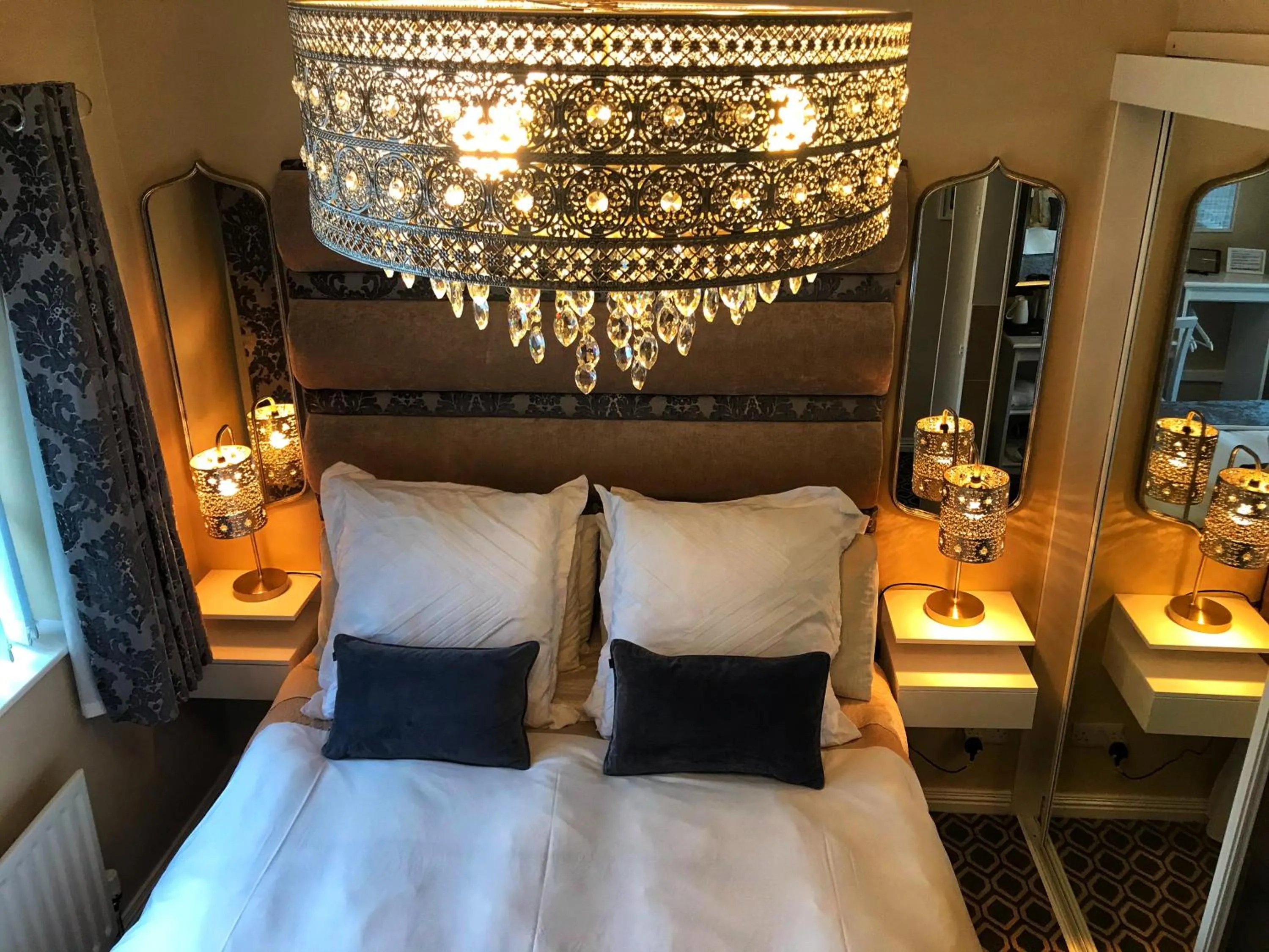 Bed in Elagh View Bed & Breakfast