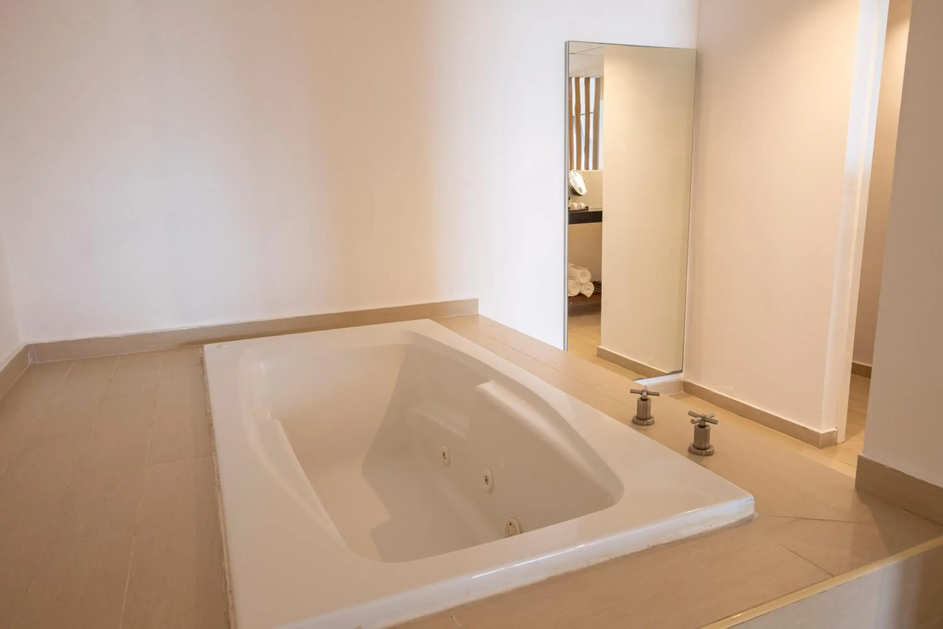 Honeymoon Suite - single occupancy in Fiesta Americana Cozumel All Inclusive Honeymoon Suite - single occupancy in Fiesta Americana Cozumel All Inclusive