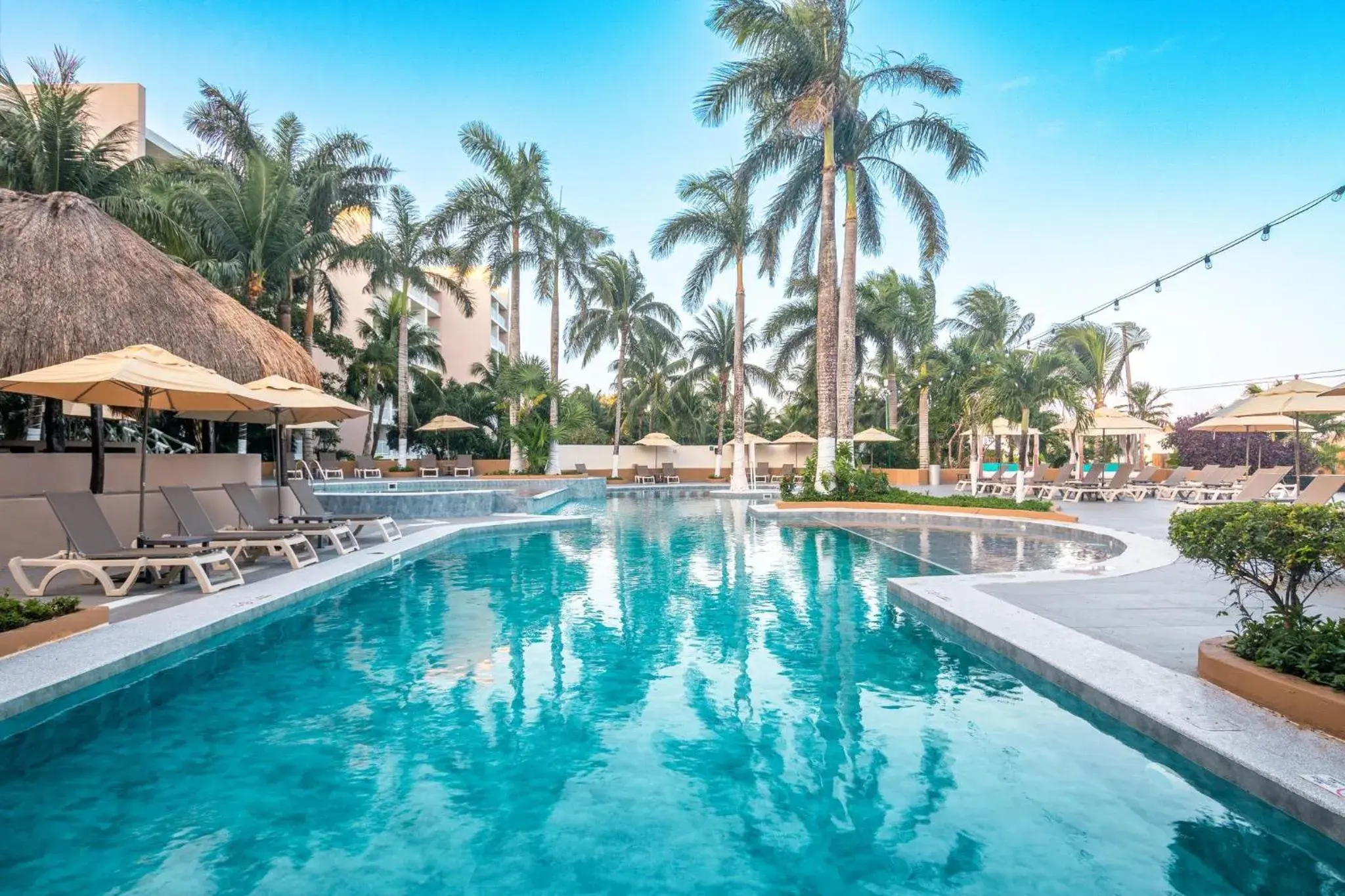 Swimming pool in Fiesta Americana Cozumel All Inclusive Swimming pool in Fiesta Americana Cozumel All Inclusive