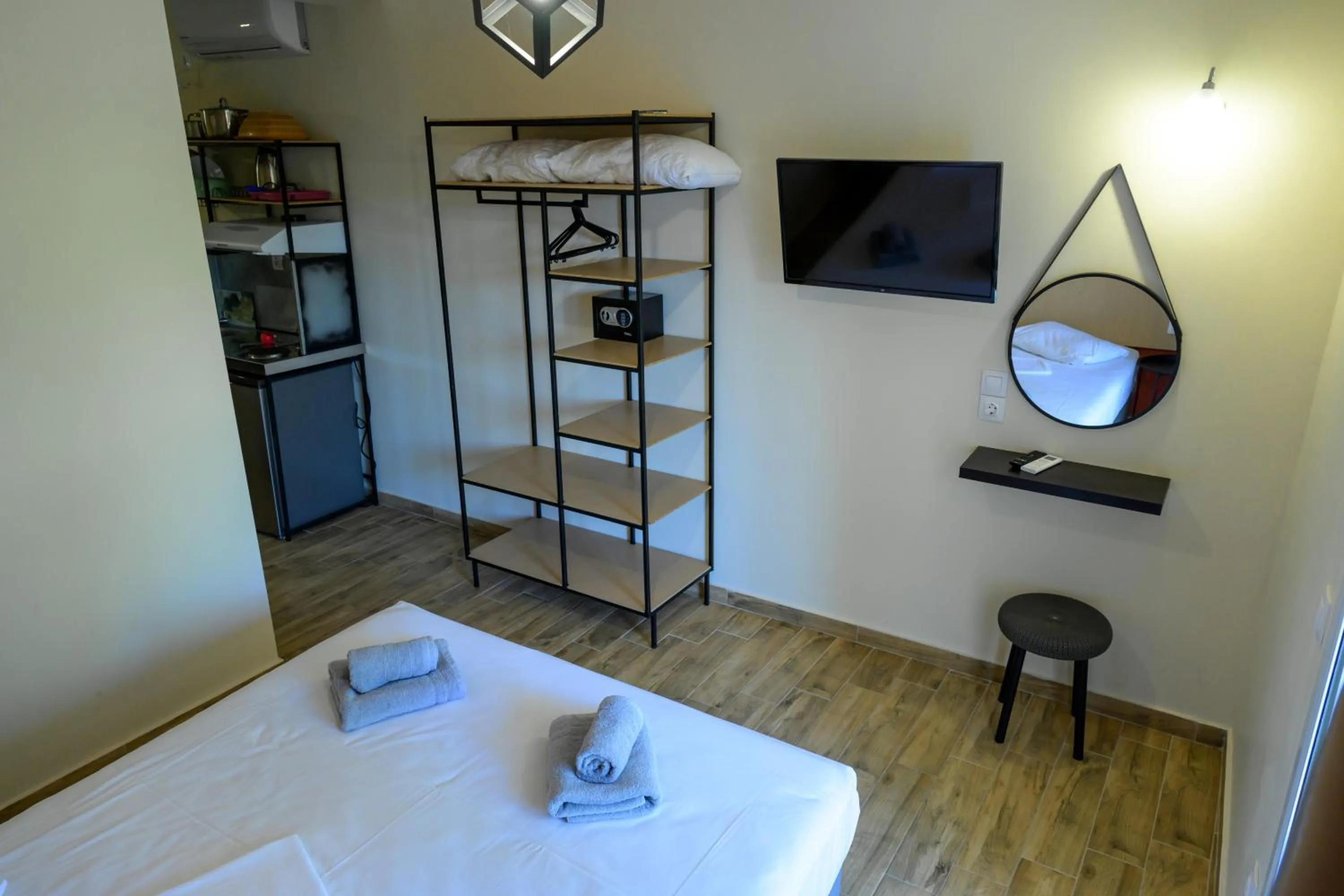 Photo of the whole room, Bed in Ionian Paradise