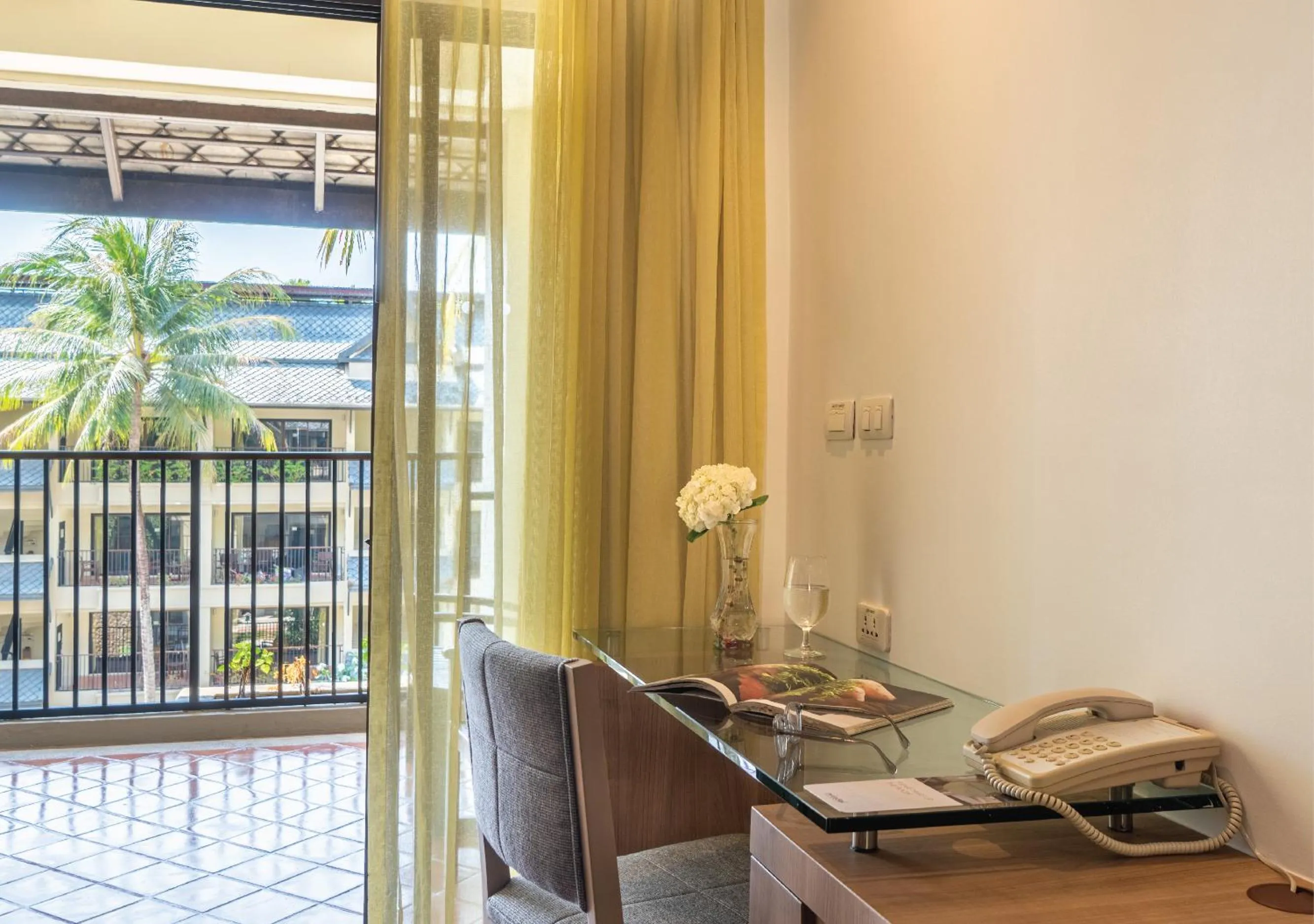 Living room in Radisson Resort and Suites Phuket