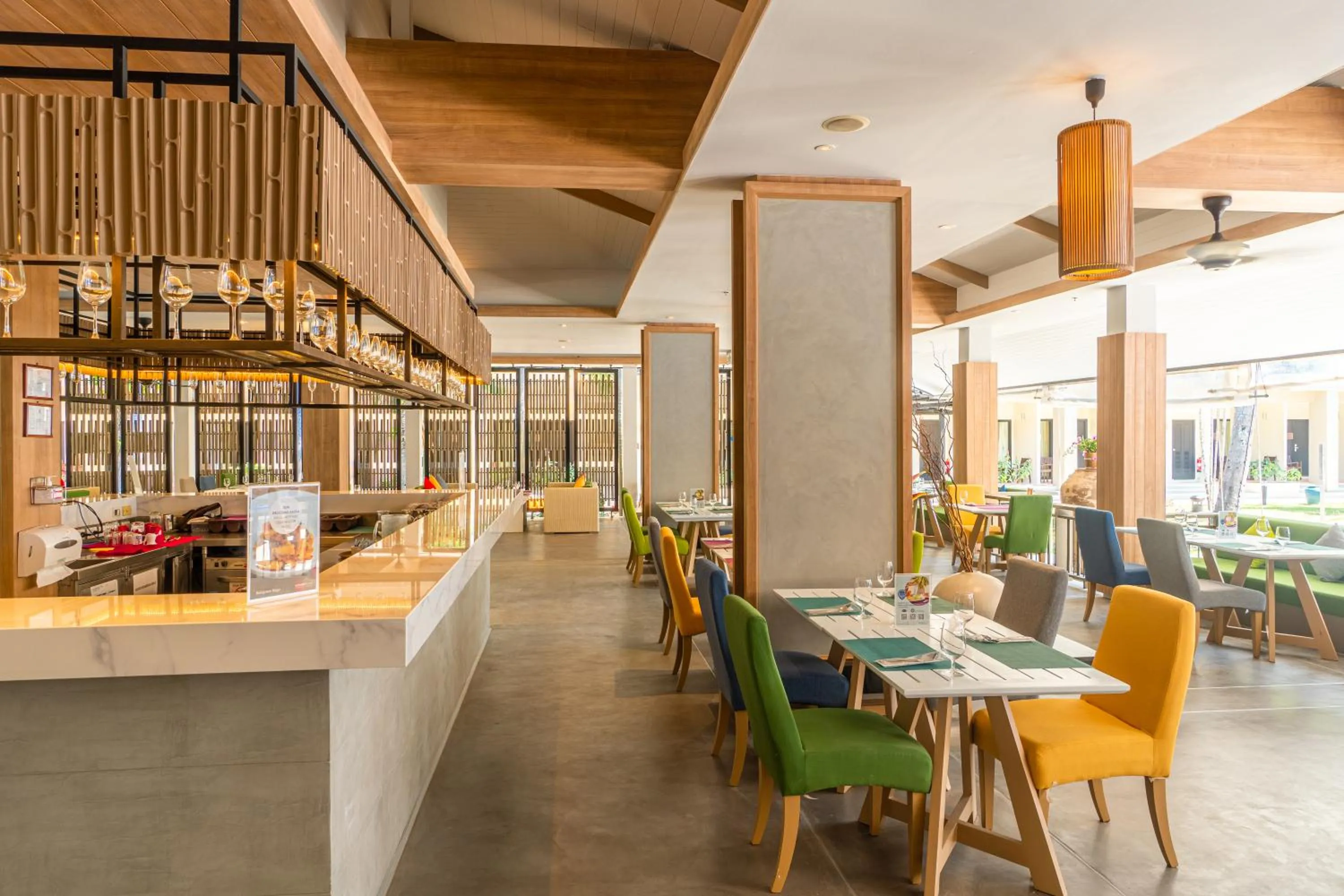 Restaurant/places to eat in Radisson Resort and Suites Phuket