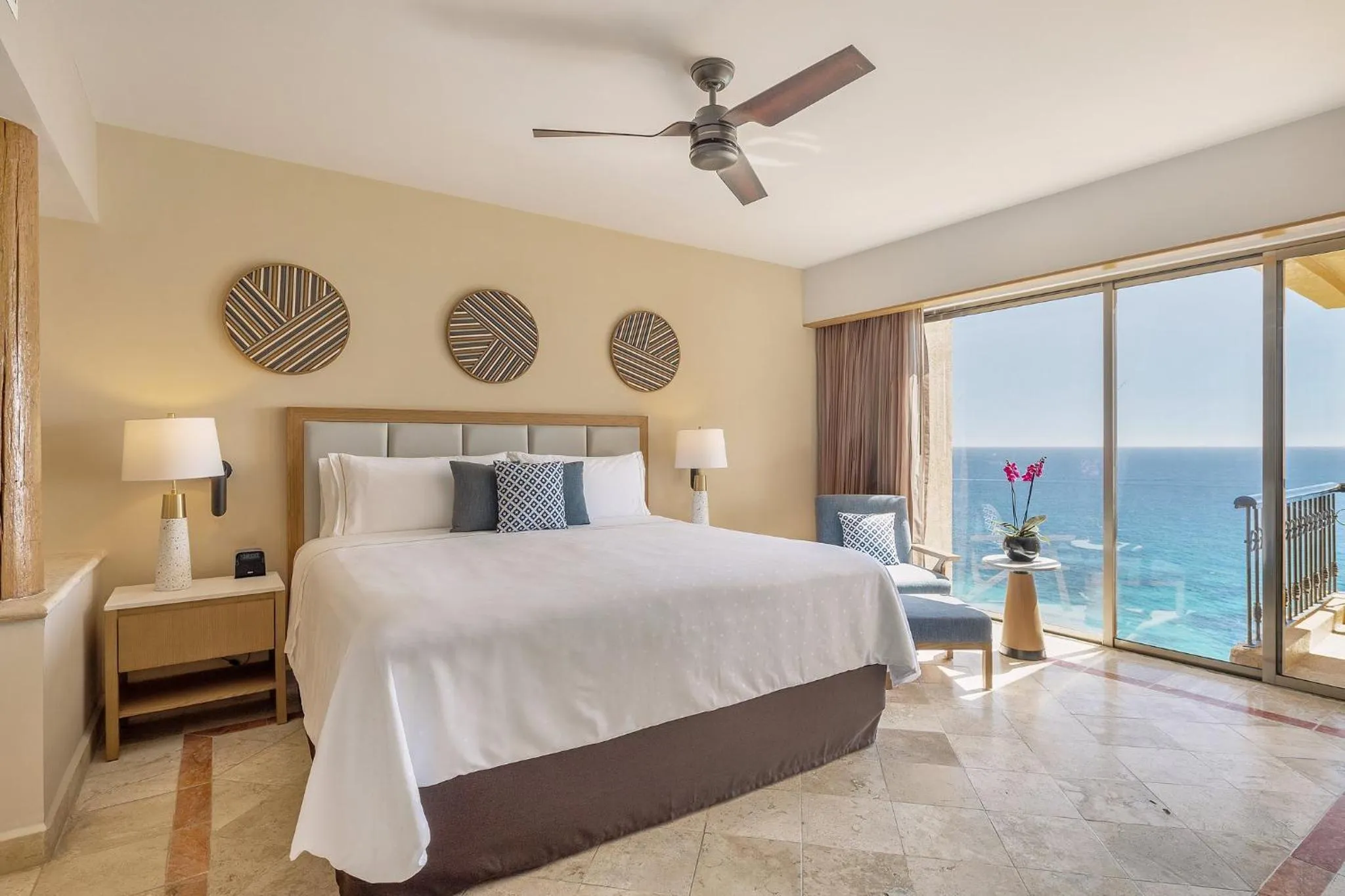 Photo of the whole room, Bed in Grand Fiesta Americana Los Cabos All Inclusive Golf & Spa
