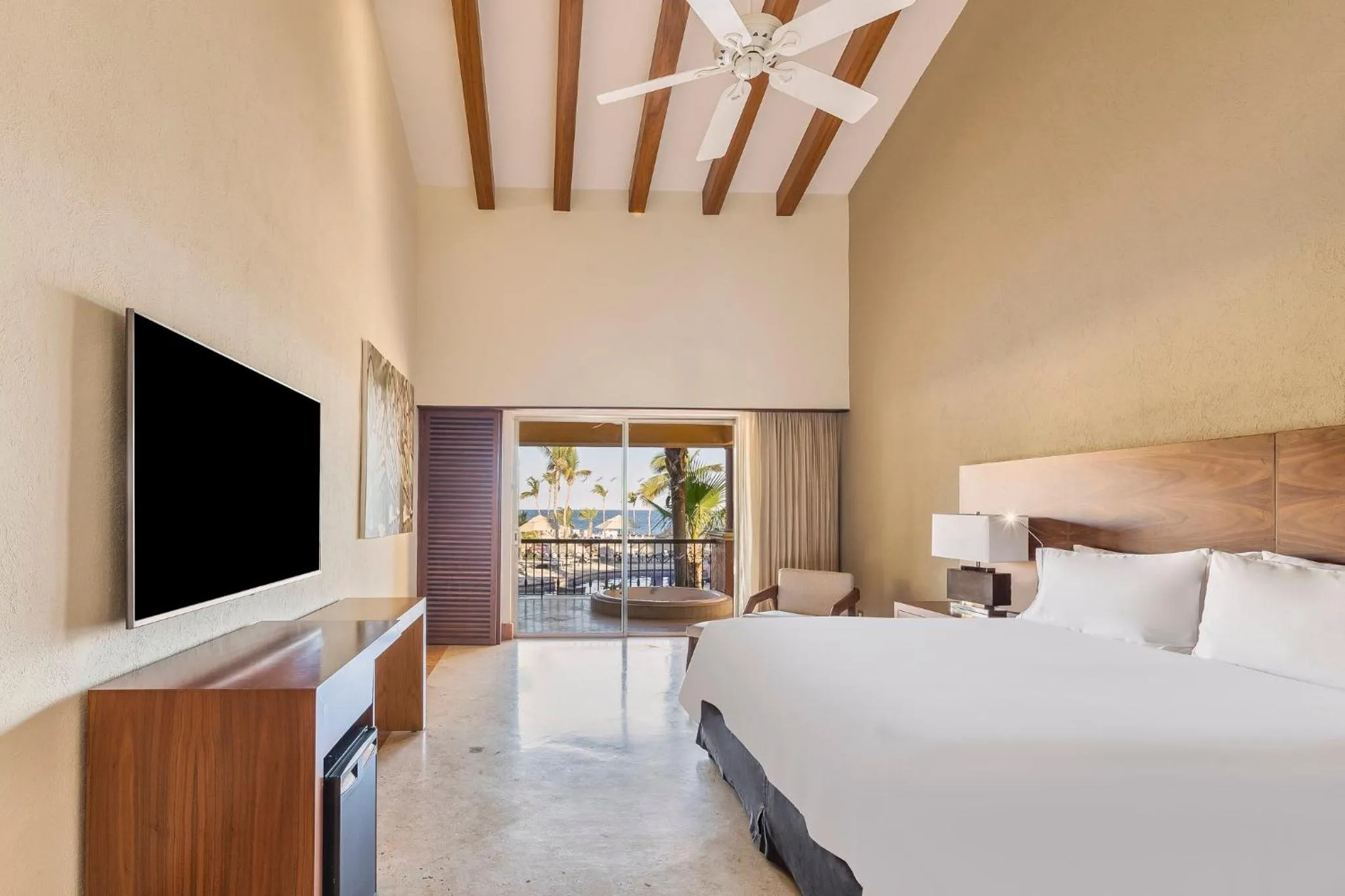 Photo of the whole room, Bed in Grand Fiesta Americana Los Cabos All Inclusive Golf & Spa