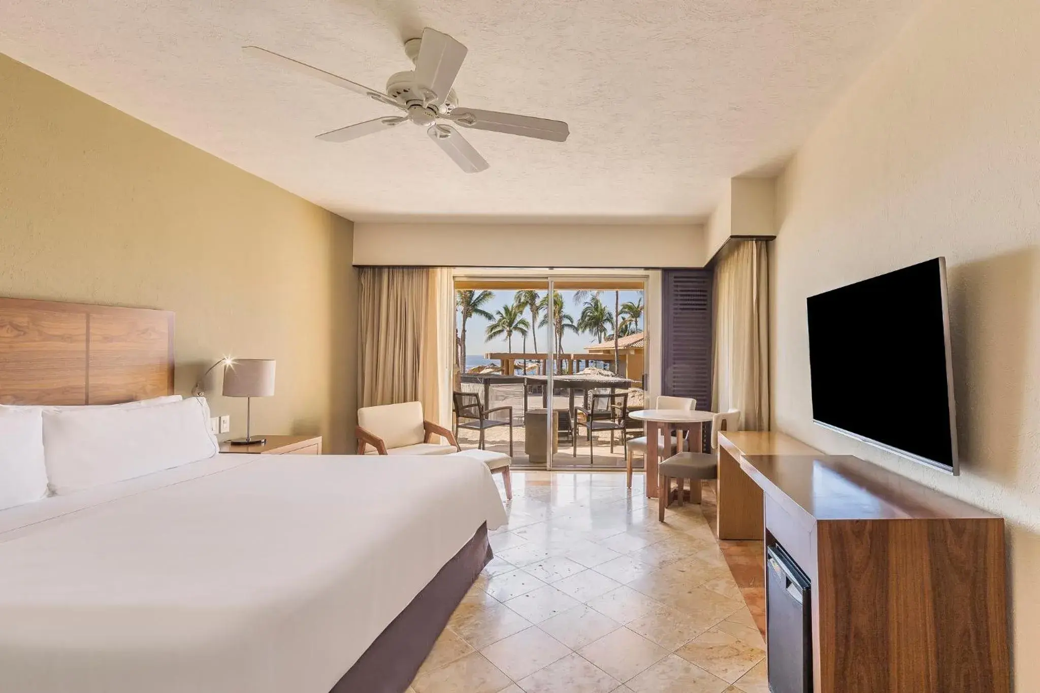 Bedroom, Bed in Grand Fiesta Americana Los Cabos All Inclusive Golf & Spa Bedroom, Bed in Grand Fiesta Americana Los Cabos All Inclusive Golf & Spa