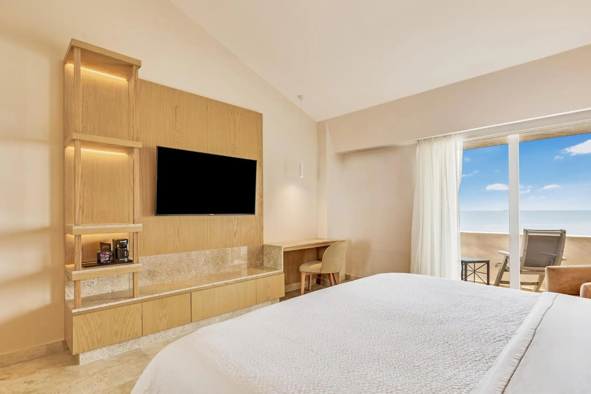 Bedroom, Bed in Fiesta Inn Veracruz Boca Del Rio