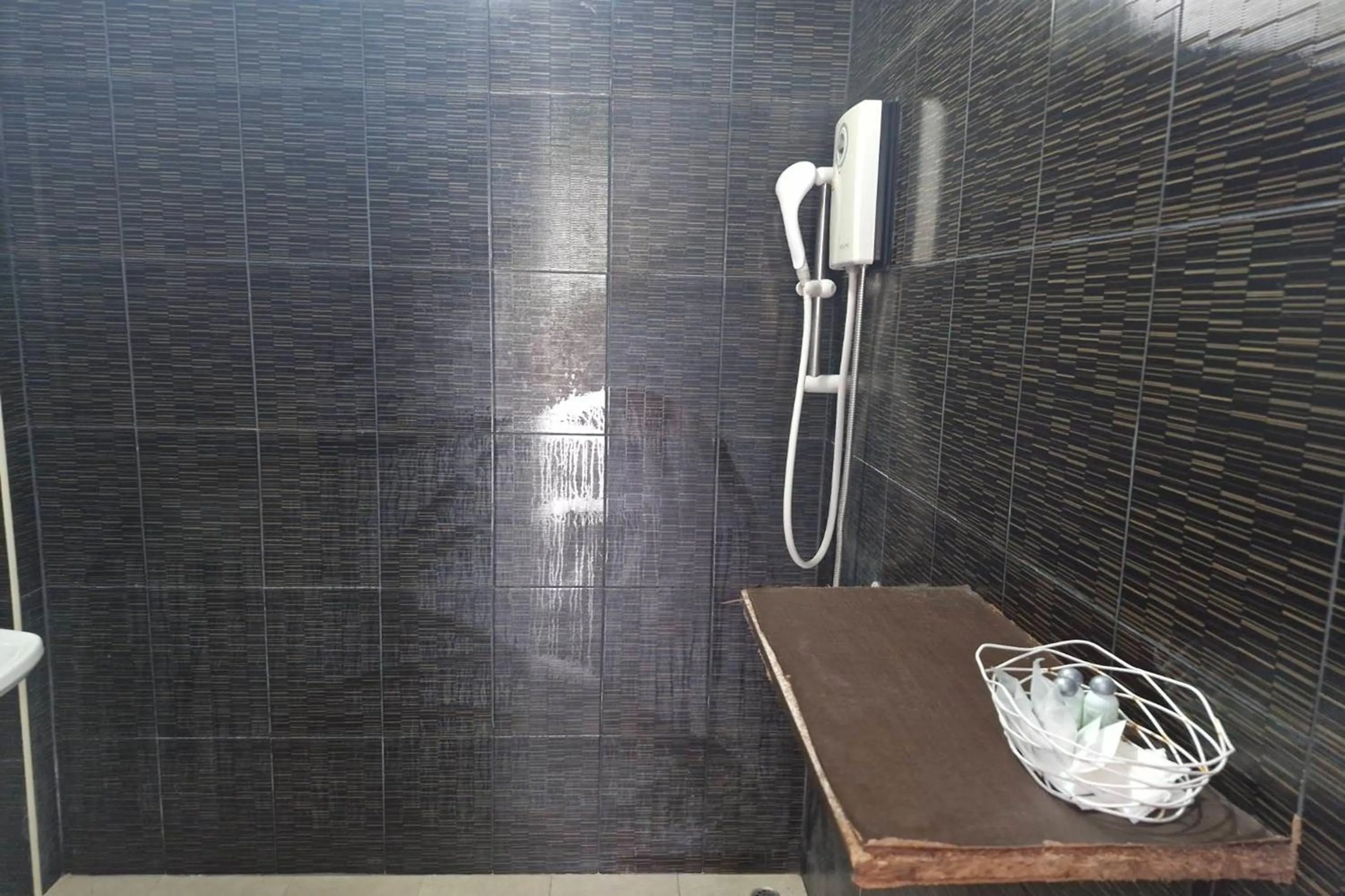 Shower in Tontarn Resort and Spa