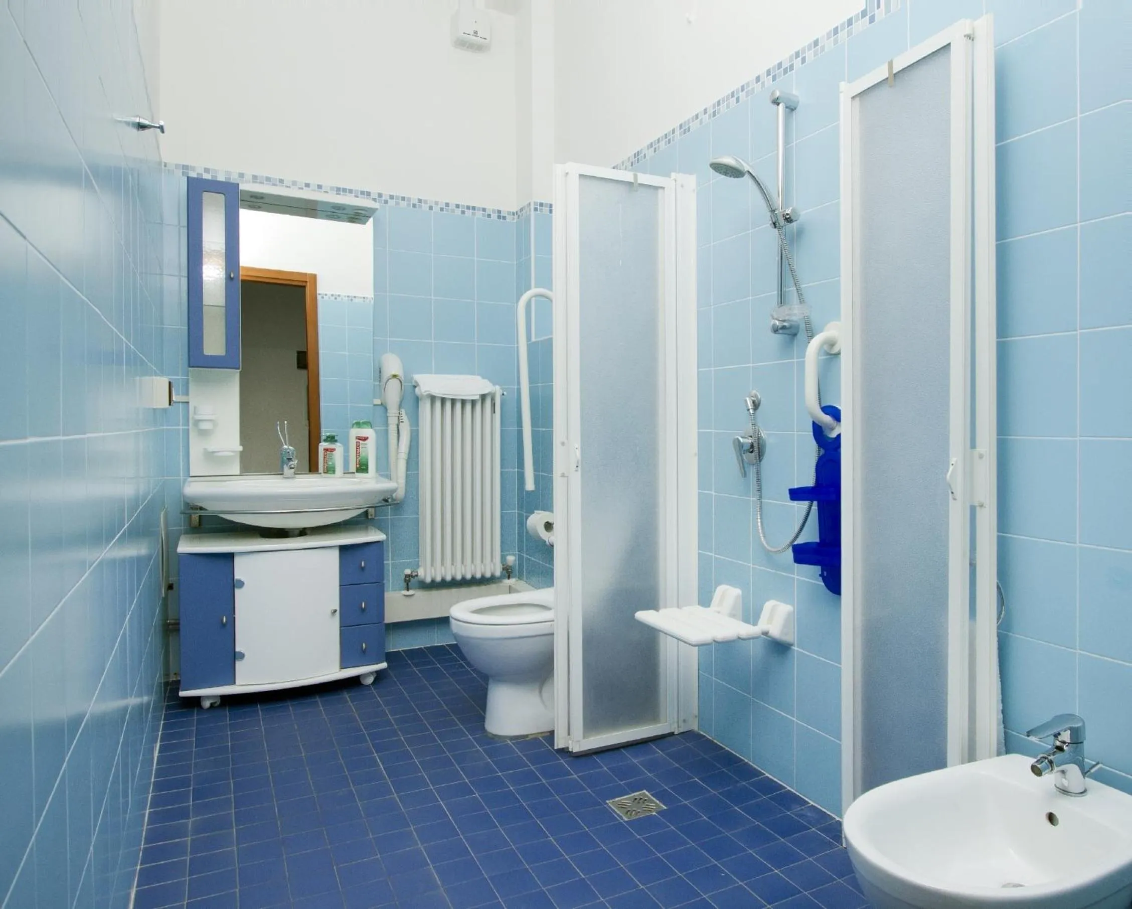 Toilet in Residence I Delfini