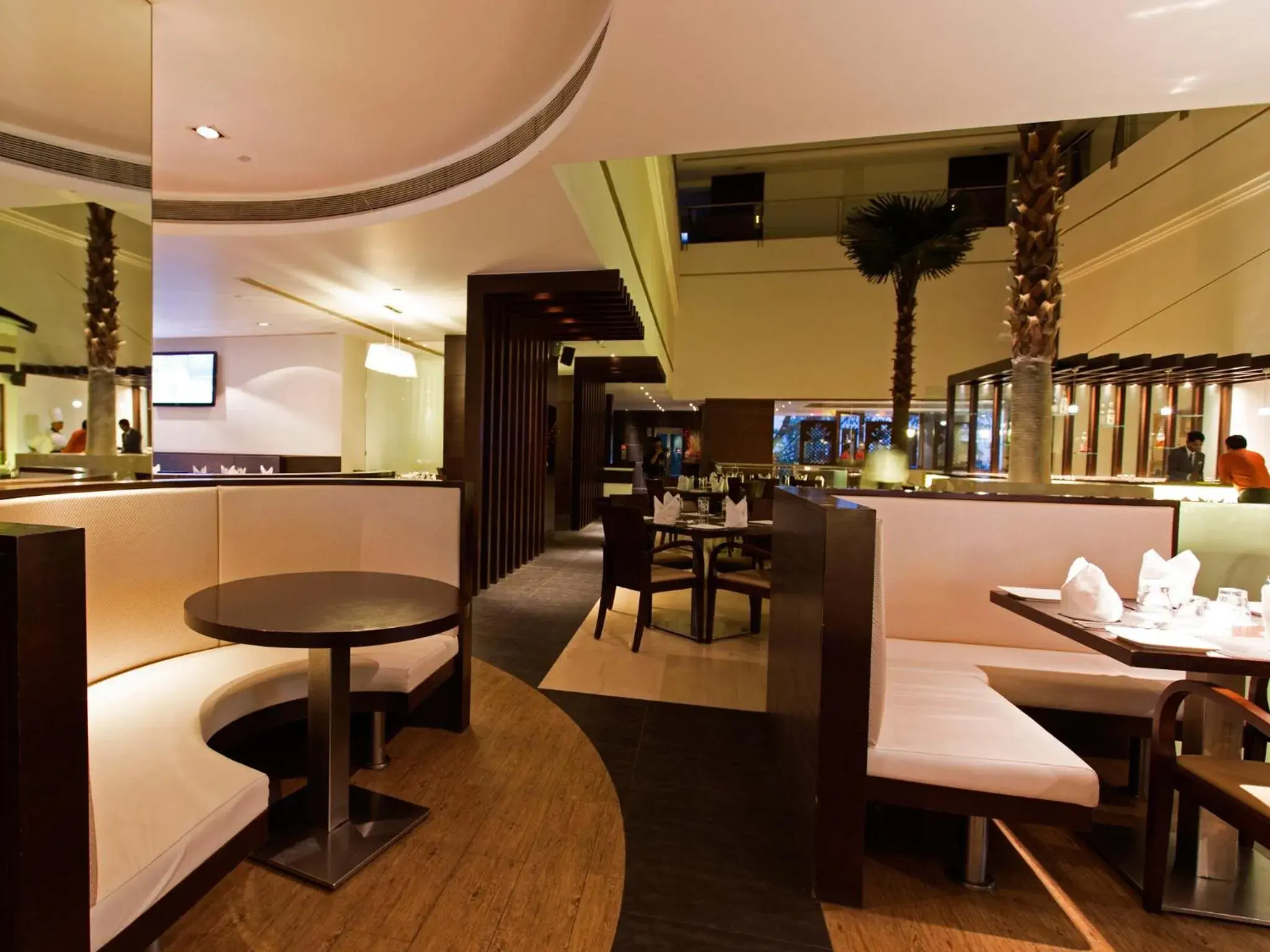 Restaurant/places to eat in Ramee Grand Hotel and Spa, Pune Restaurant/places to eat in Ramee Grand Hotel and Spa, Pune