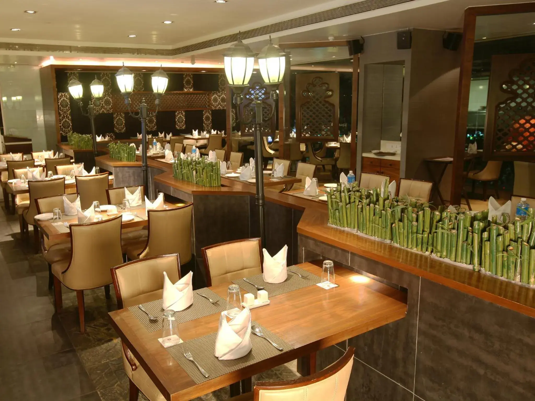Restaurant/places to eat in Ramee Grand Hotel and Spa, Pune Restaurant/places to eat in Ramee Grand Hotel and Spa, Pune