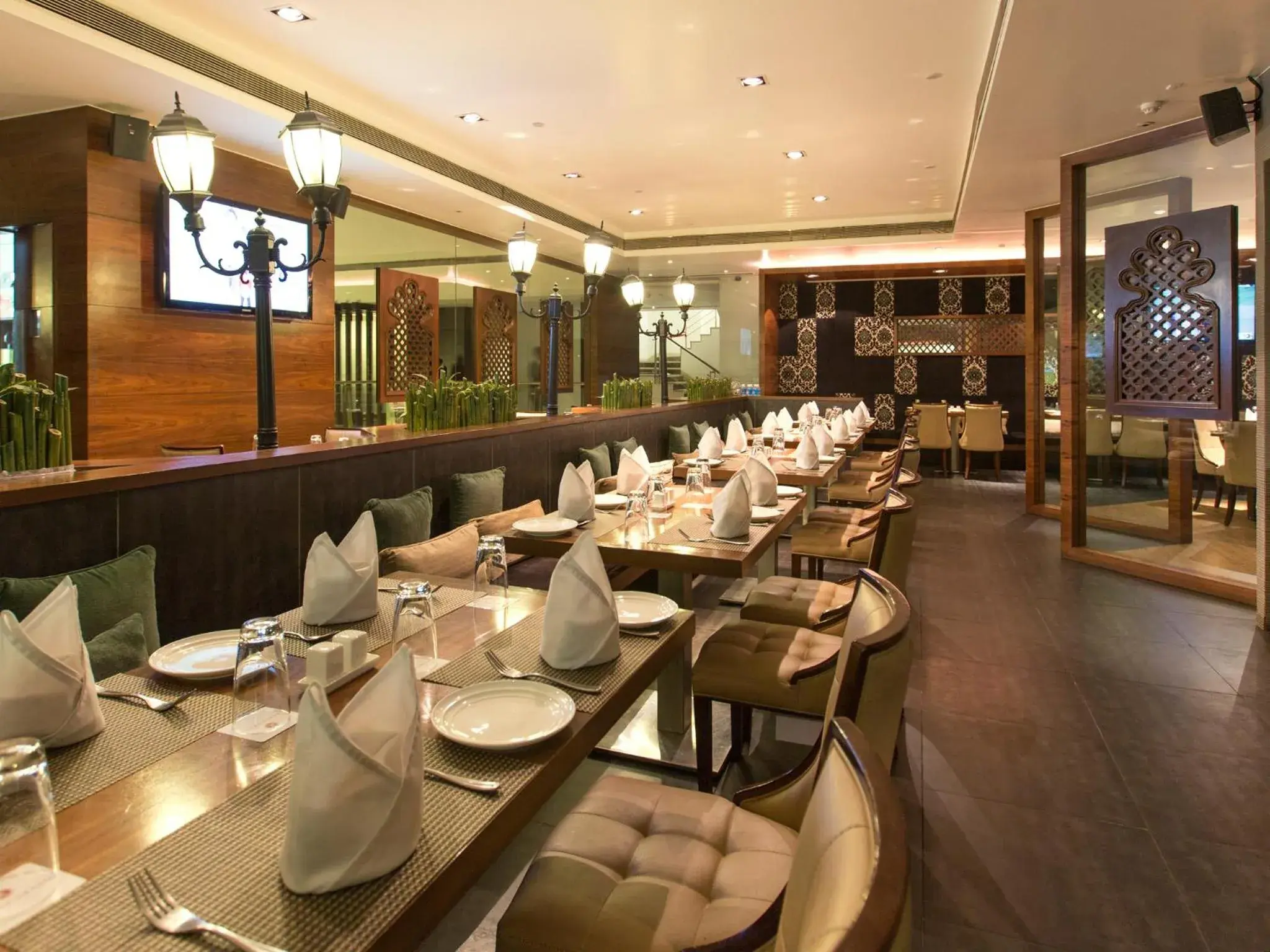 Restaurant/places to eat in Ramee Grand Hotel and Spa, Pune Restaurant/places to eat in Ramee Grand Hotel and Spa, Pune