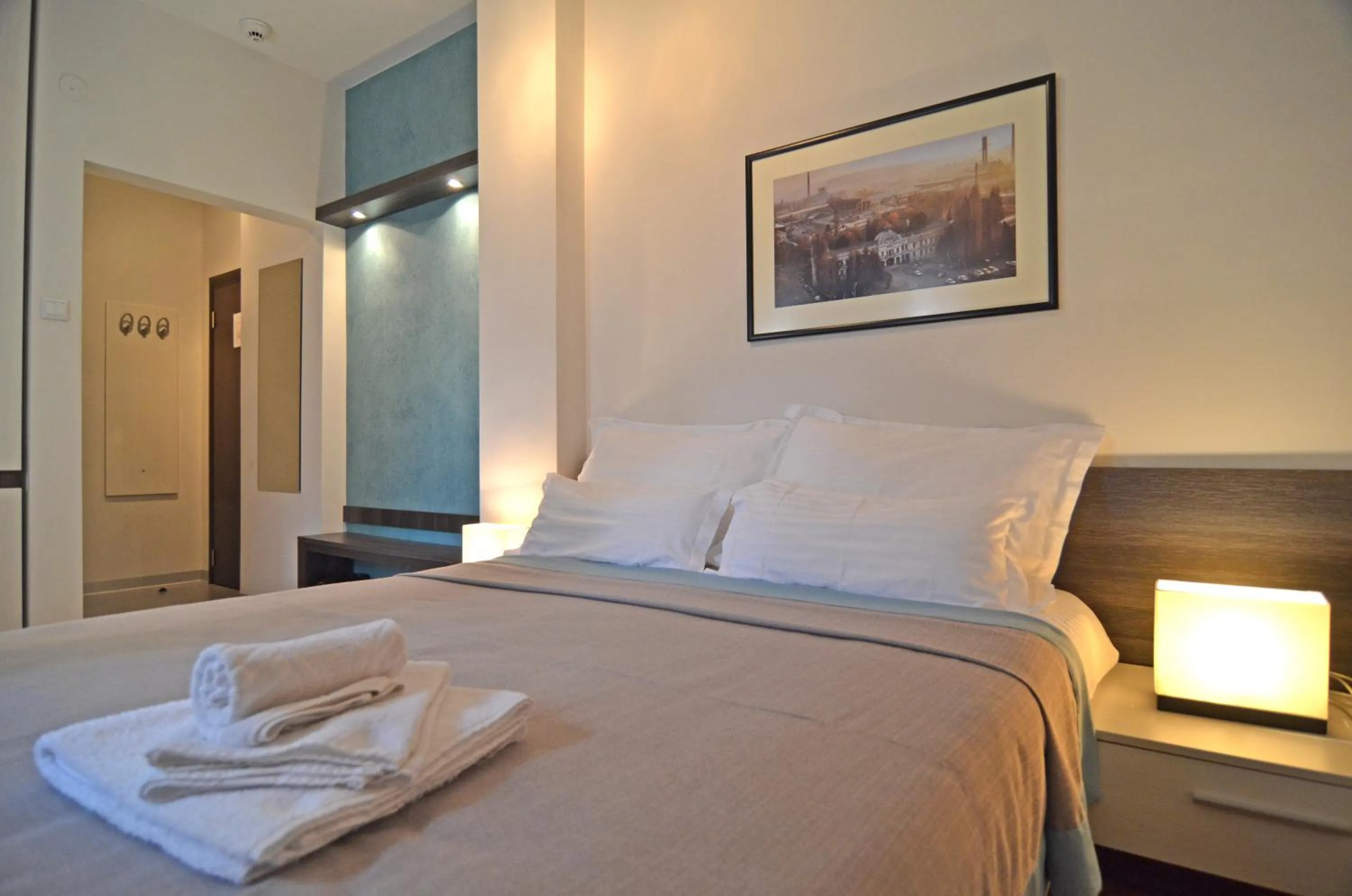 Photo of the whole room, Bed in Garni hotel King