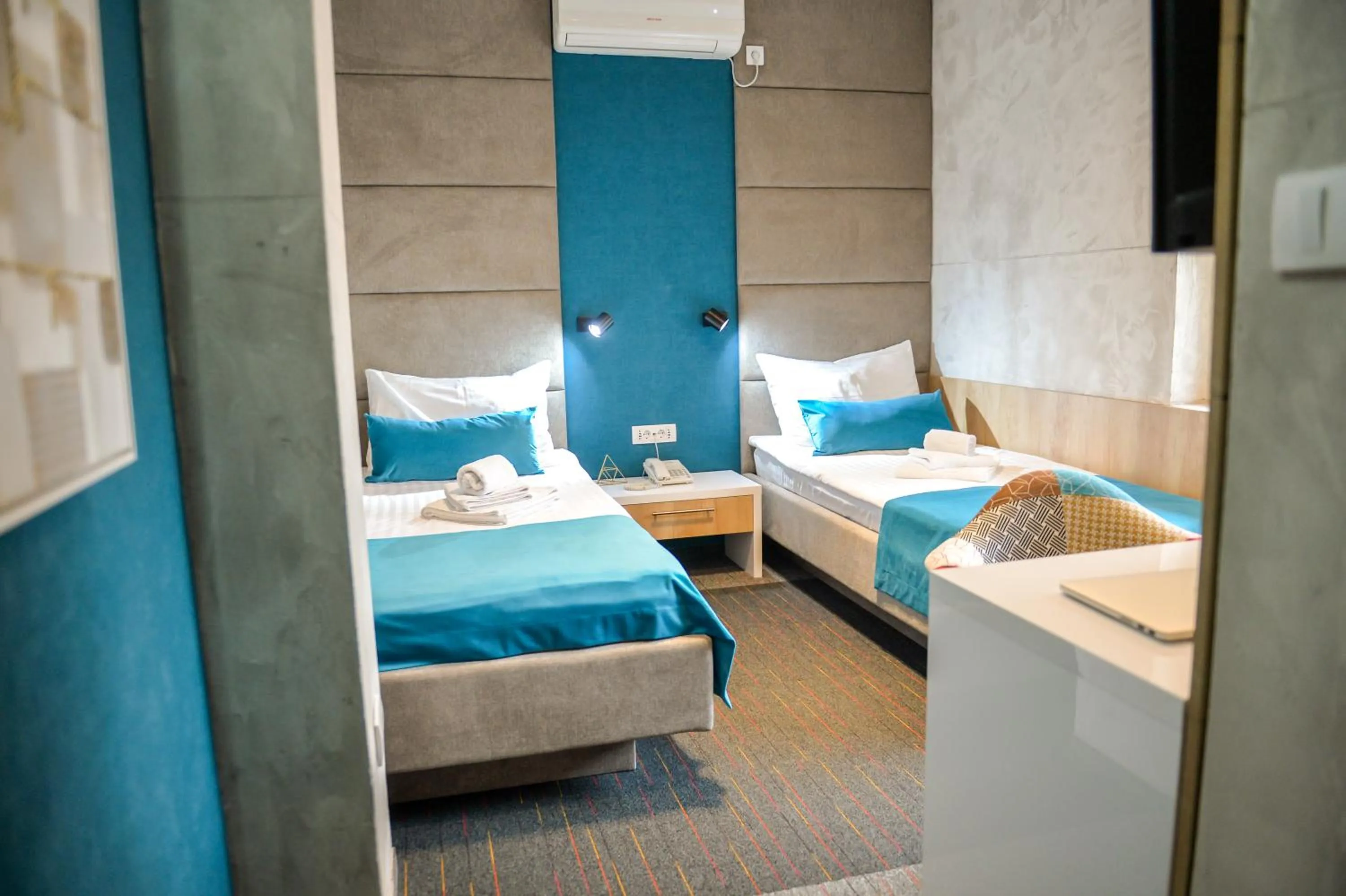 Photo of the whole room, Bed in Garni hotel King