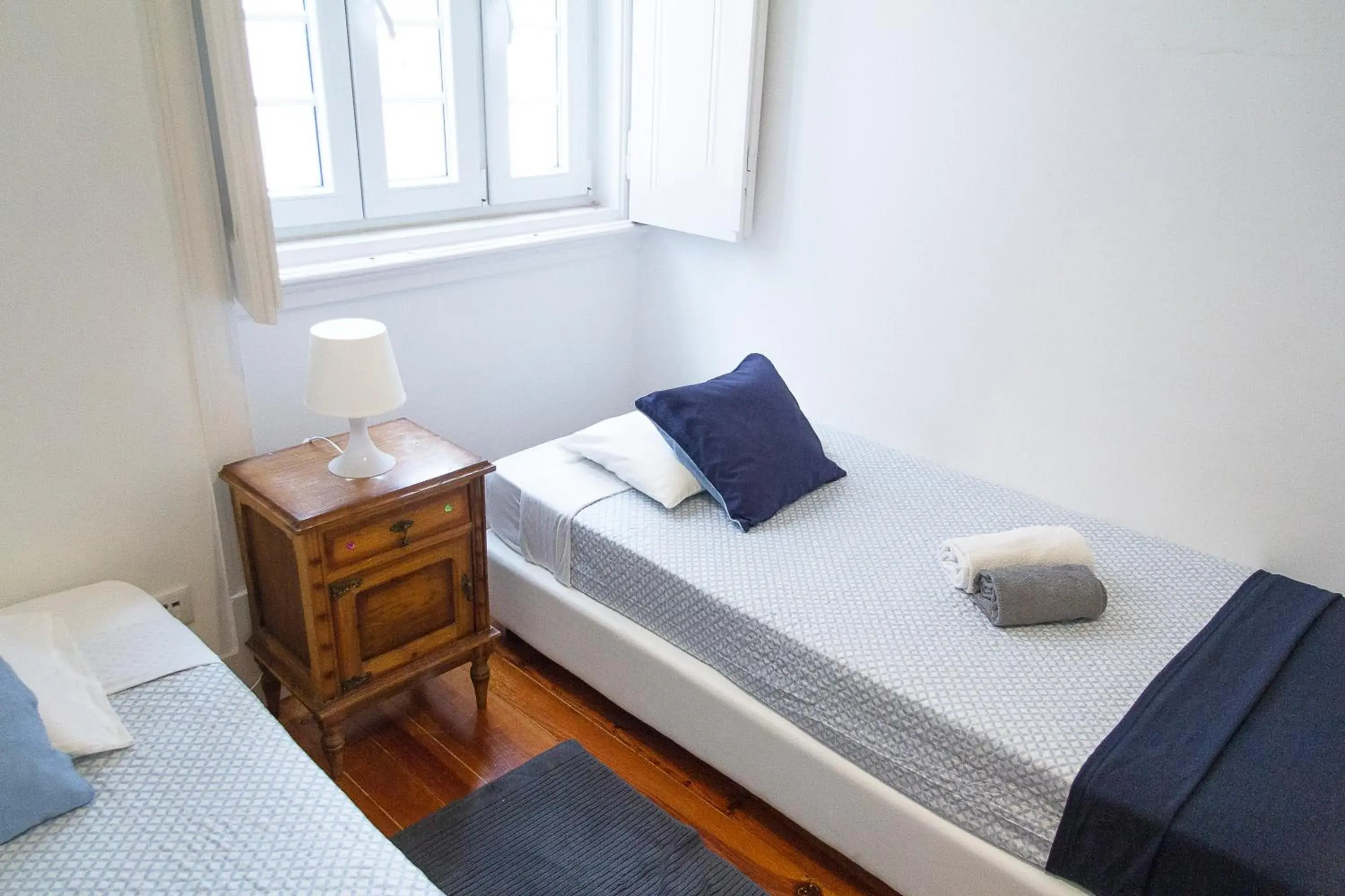 Standard Twin Room with Shared Bathroom in Guest House Amoreiras Standard Twin Room with Shared Bathroom in Guest House Amoreiras