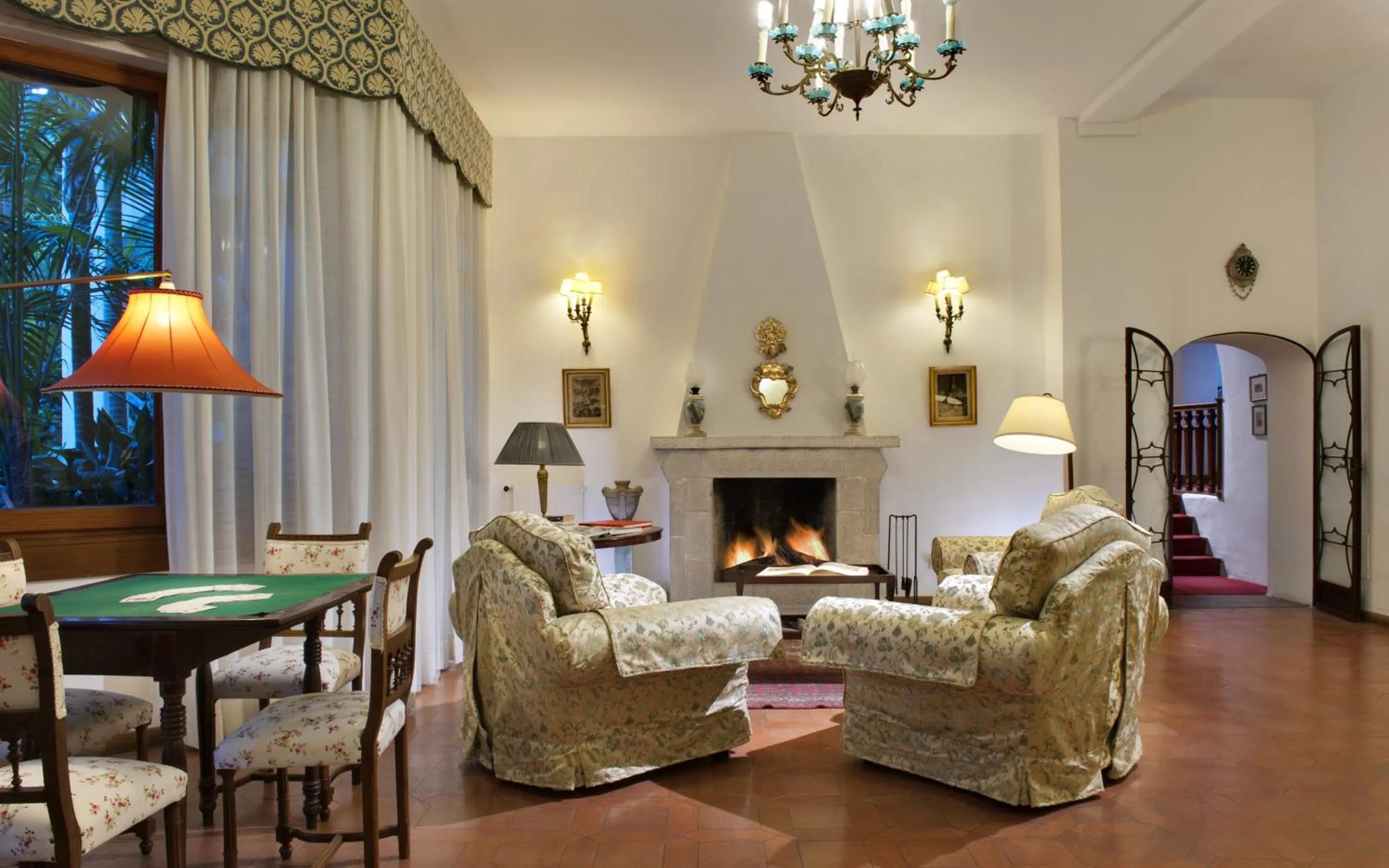 Communal lounge/ TV room in Hotel La Villarosa Terme