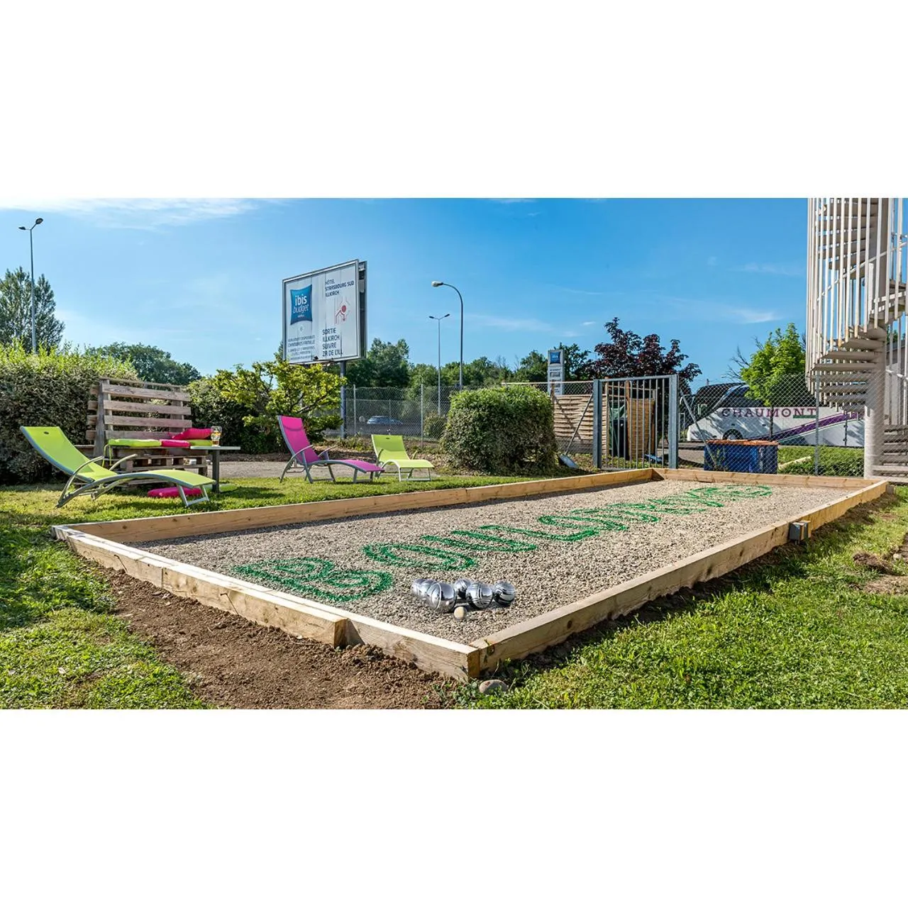 Garden in ibis budget Strasbourg Sud Illkirch