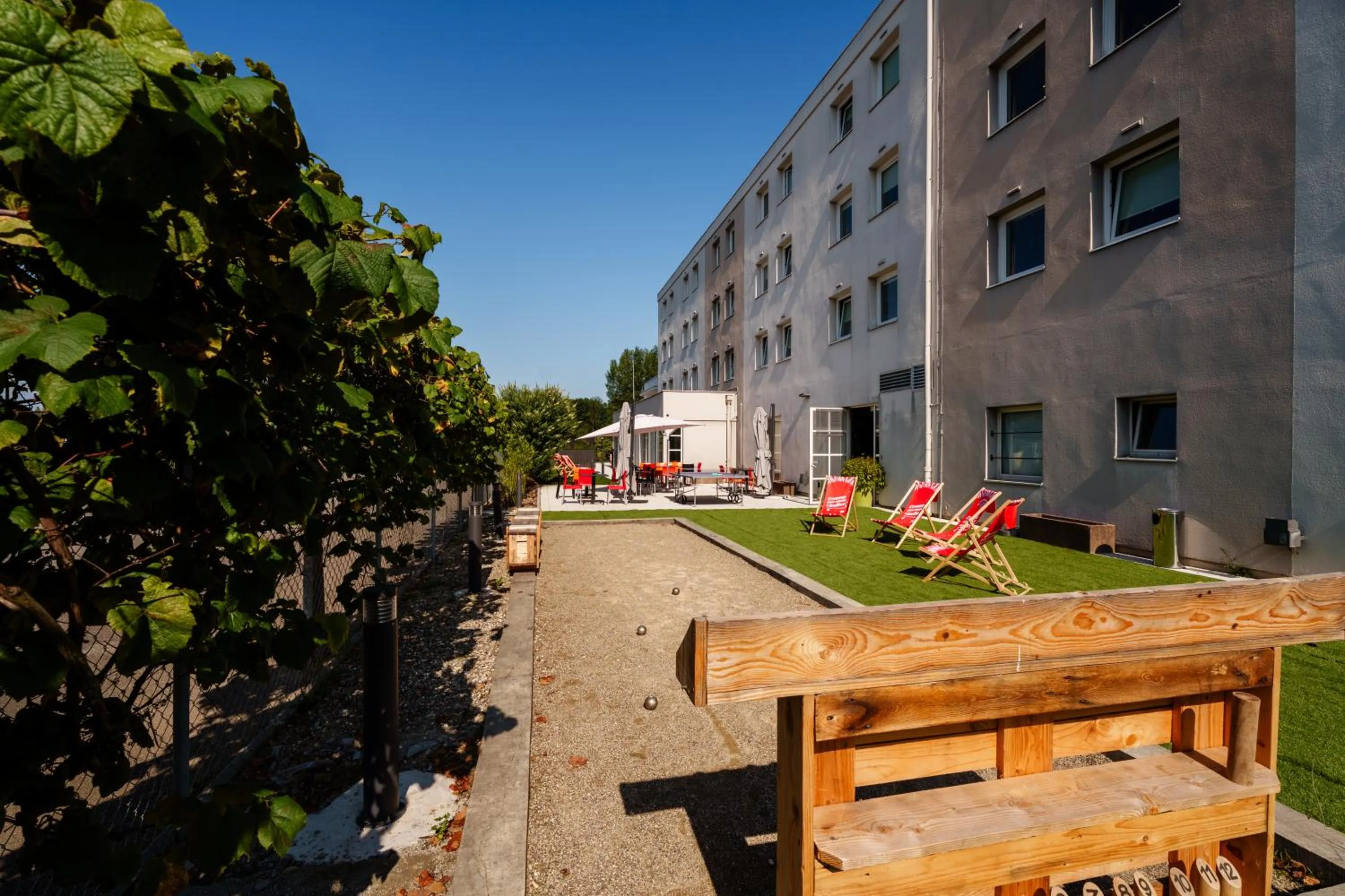 Garden in ibis budget Strasbourg Sud Illkirch