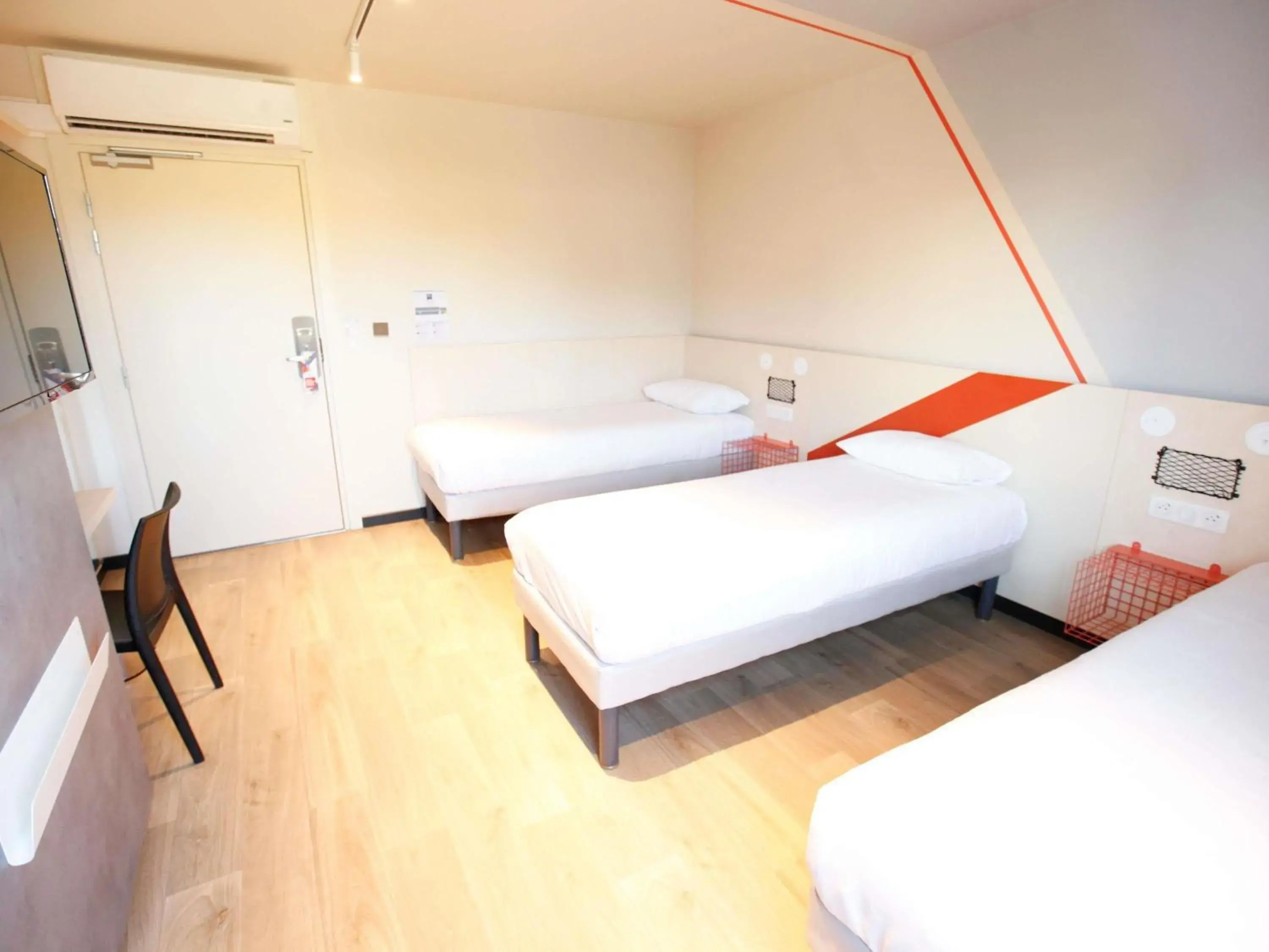 Bedroom, Bed in ibis budget Strasbourg Sud Illkirch Bedroom, Bed in ibis budget Strasbourg Sud Illkirch