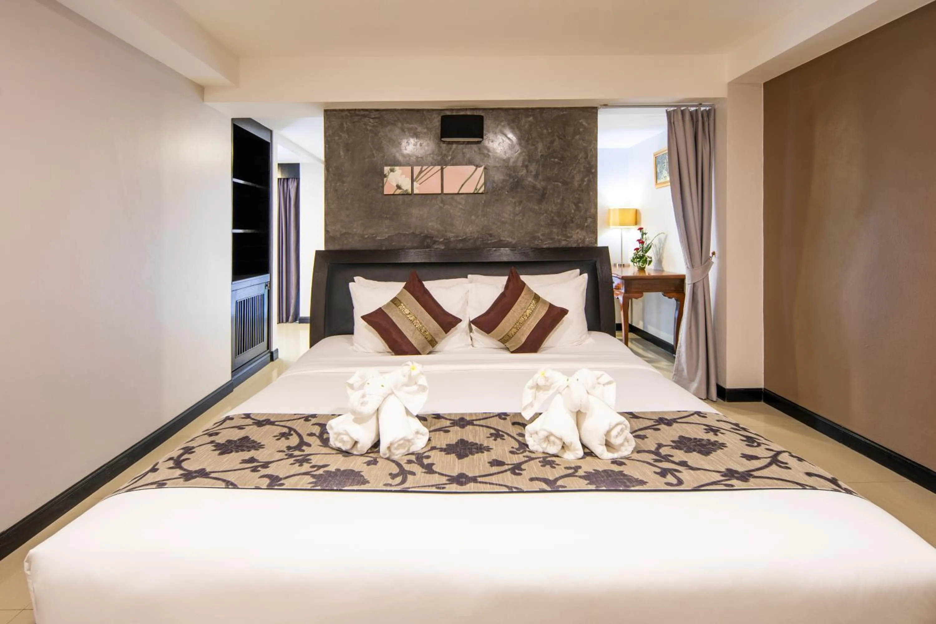 Bedroom, Bed in Princess Kamala Beachfront Hotel - SHA Extra Plus
