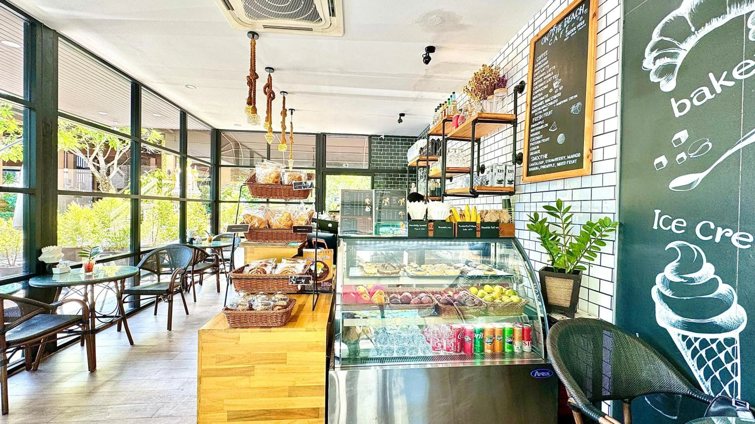 Restaurant/places to eat in Princess Kamala Beachfront Hotel - SHA Extra Plus