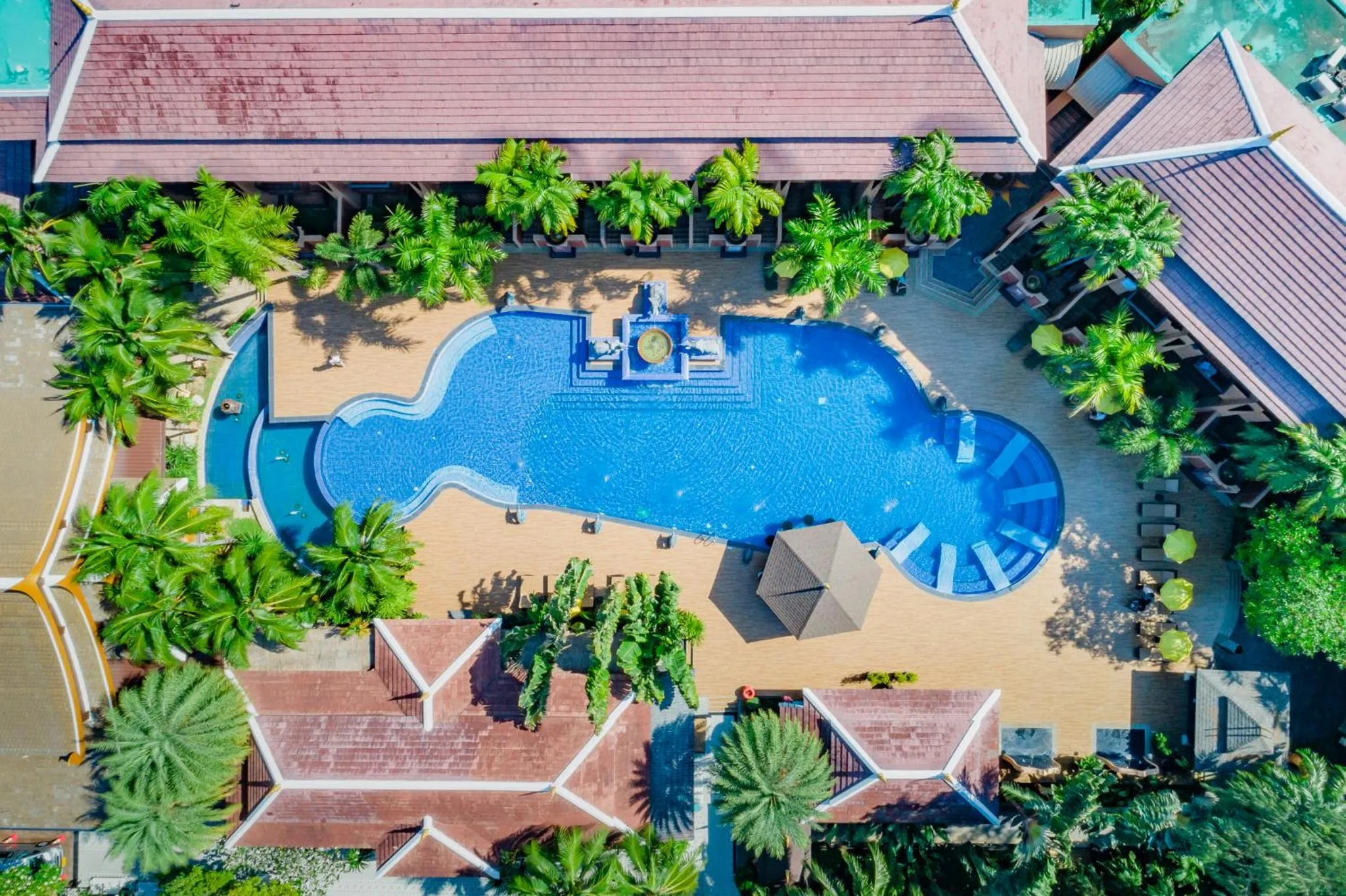 Lounge or bar in Princess Kamala Beachfront Hotel - SHA Extra Plus