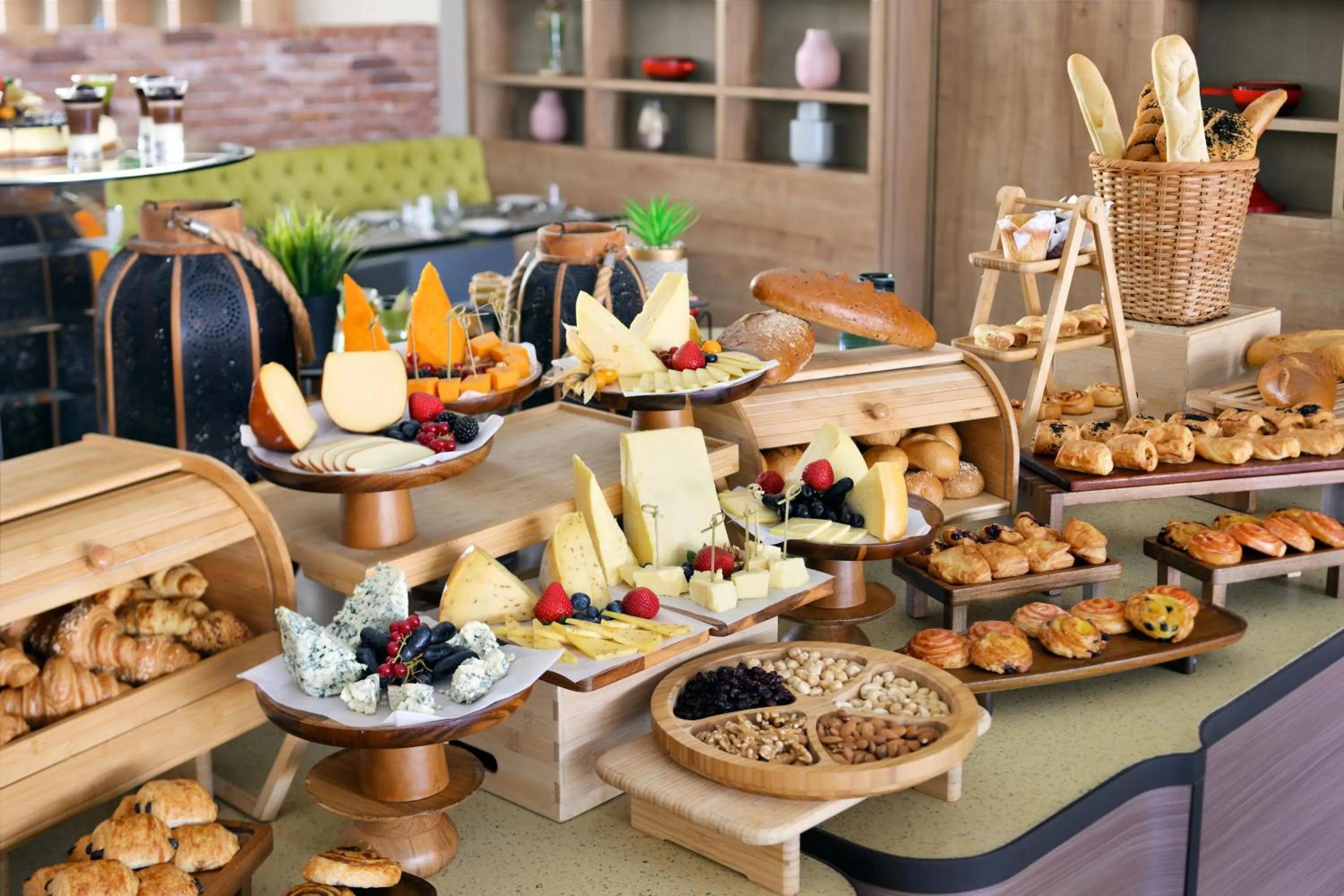 Breakfast in Mövenpick Hotel Tahlia Jeddah