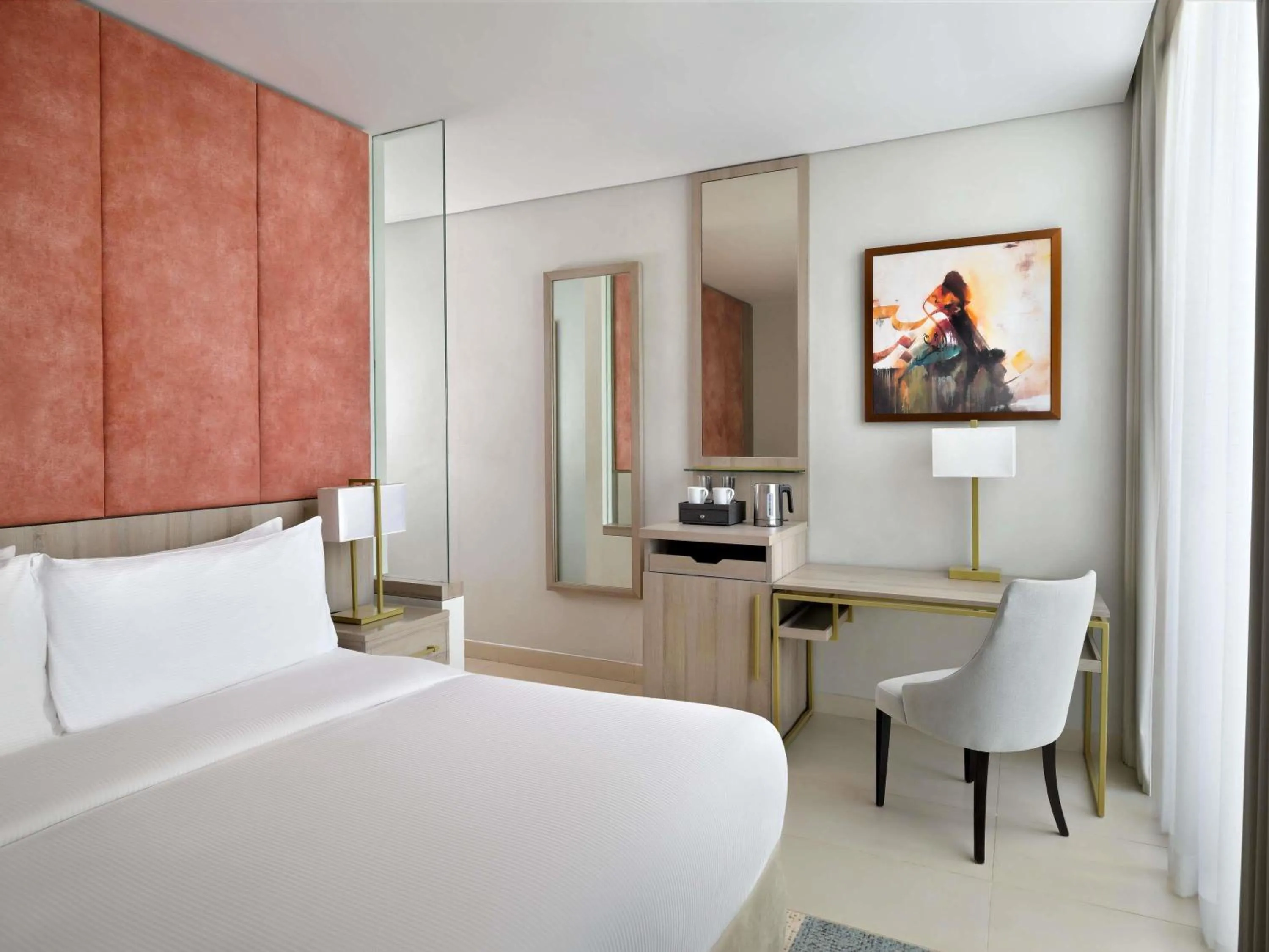 Bedroom, Bed in Mövenpick Hotel Tahlia Jeddah